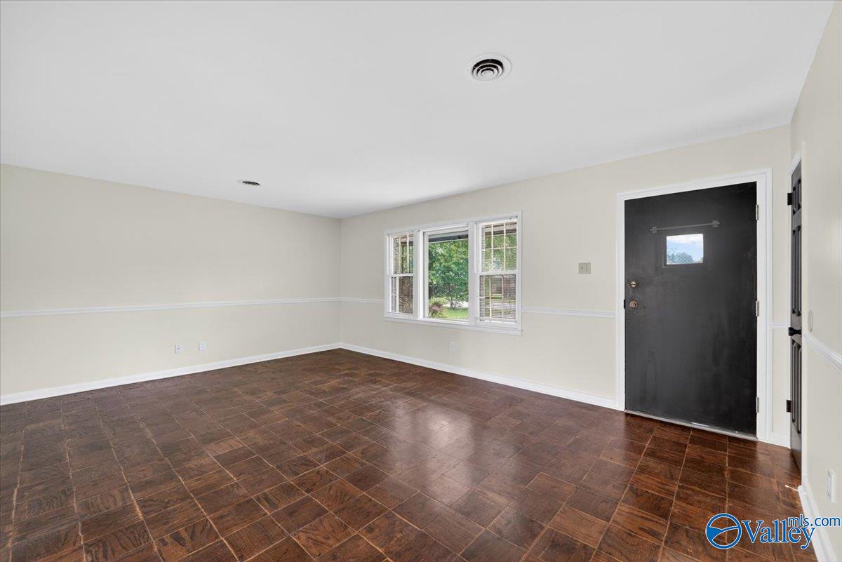 701 Eleanor Drive SW, Decatur, AL 35601 — photo 3