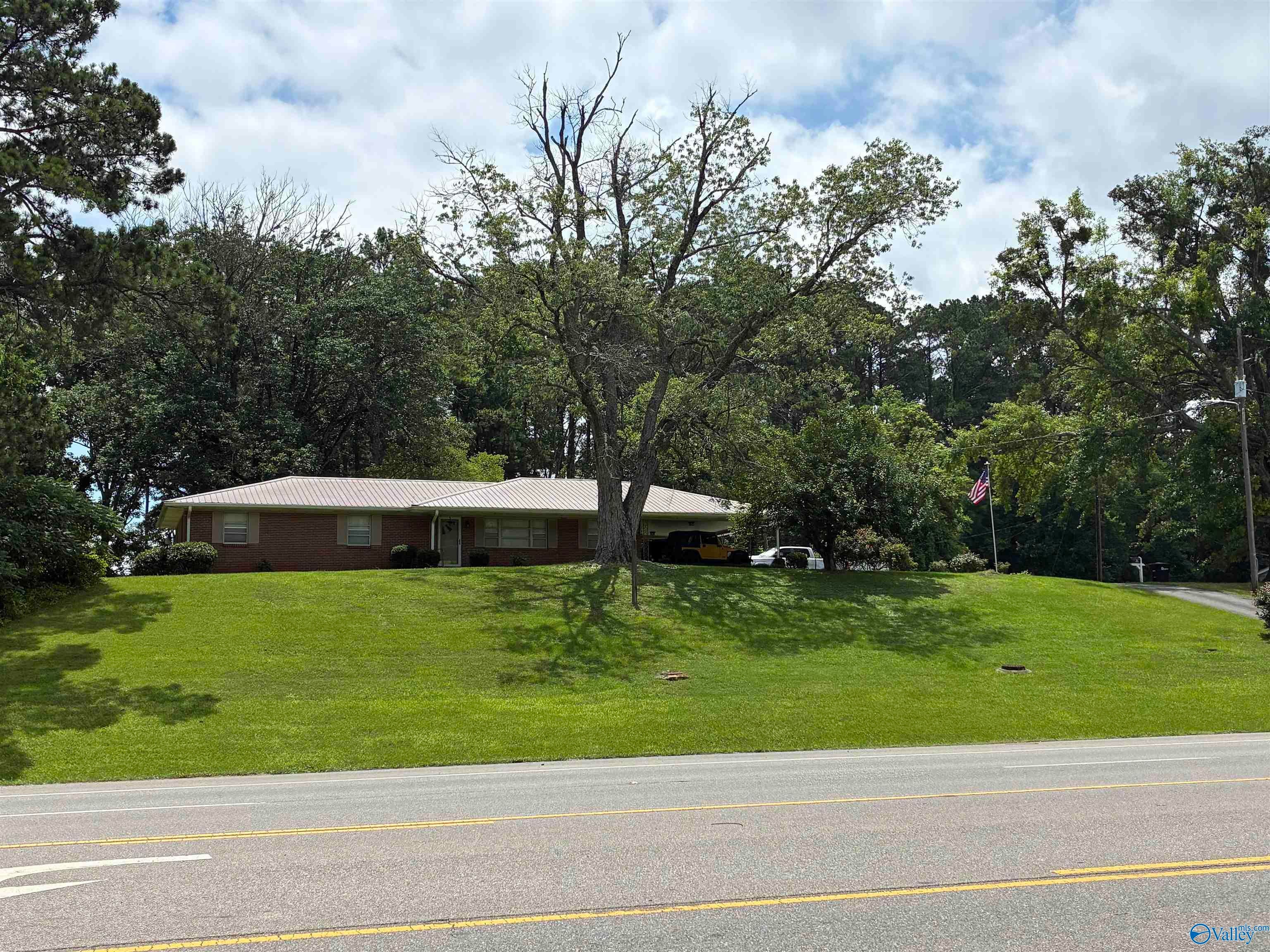 1001 Ewing Ave/ Hwy 411 — photo