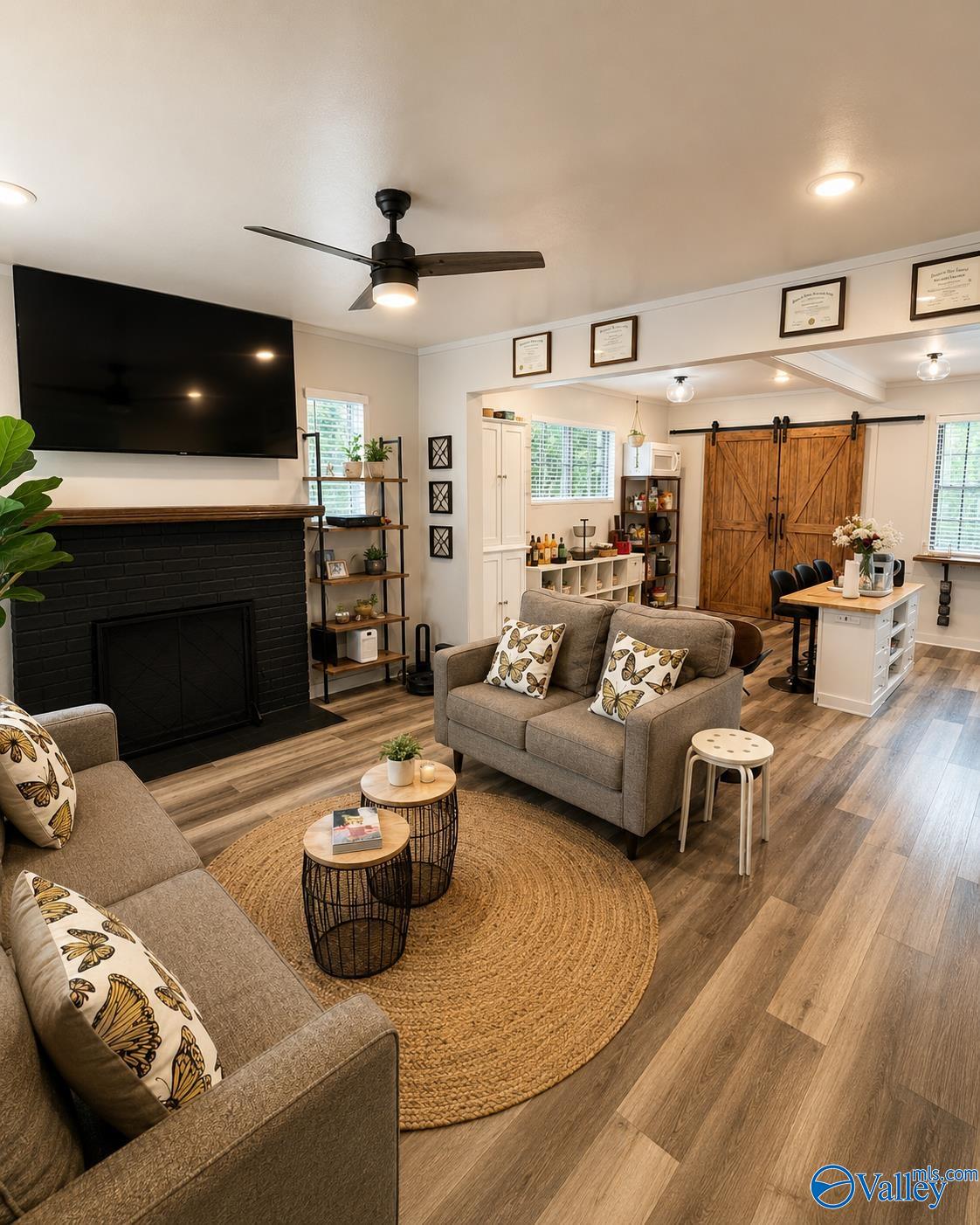 324 Memorial Drive NW, Decatur, AL 35601 — photo 2