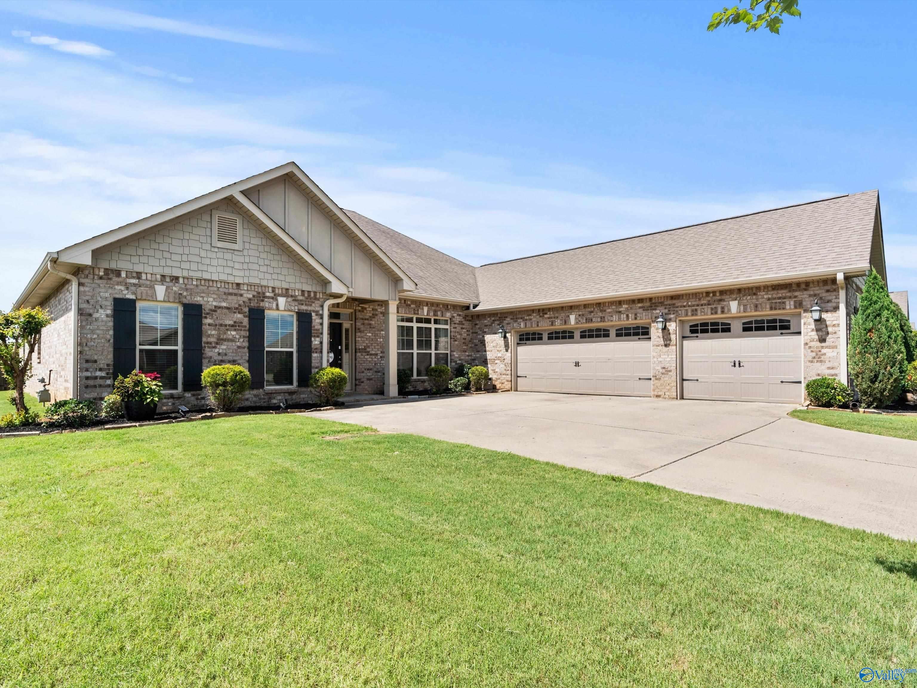 211 Hilltop Ridge Drive — photo
