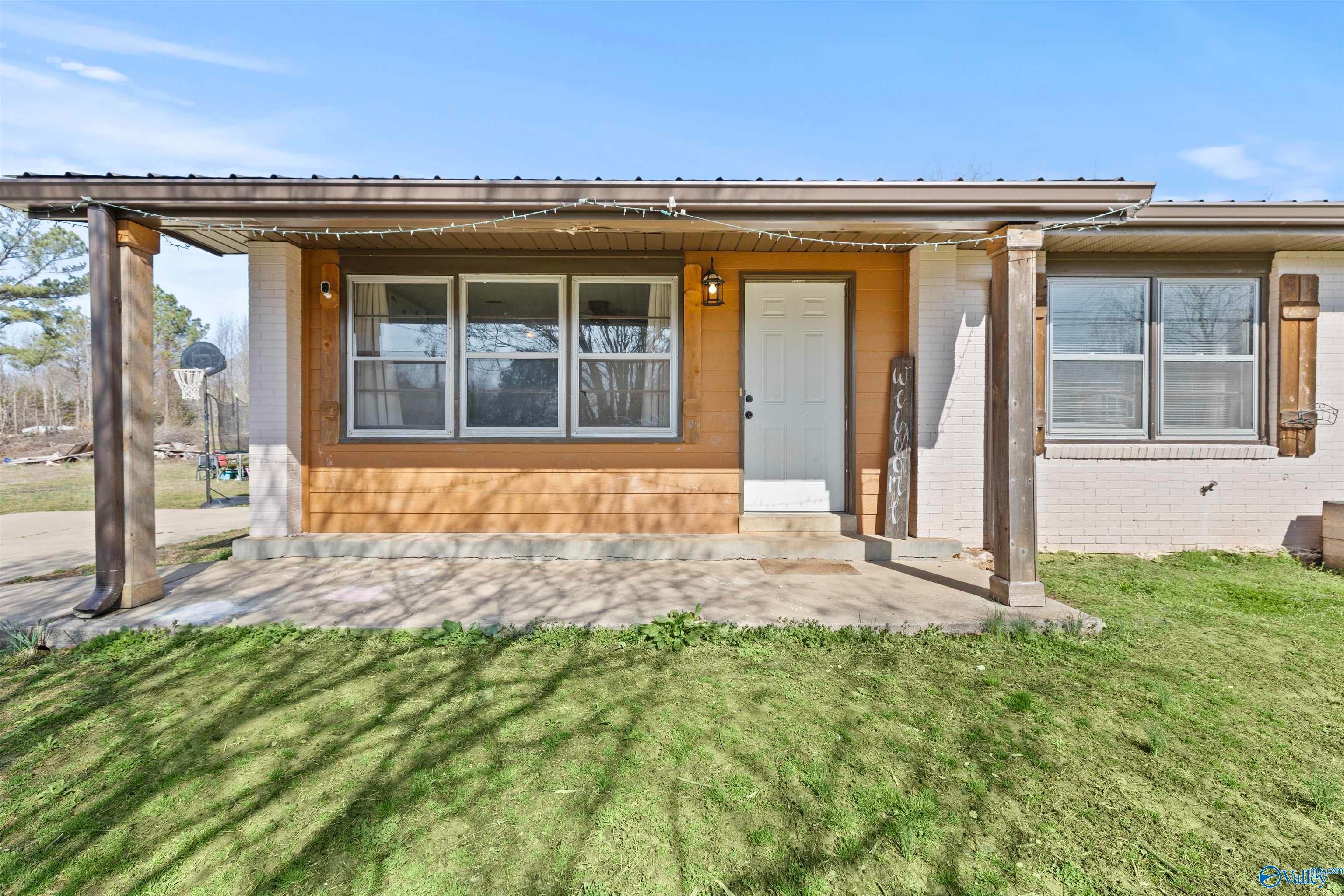 105 Husky Drive — photo