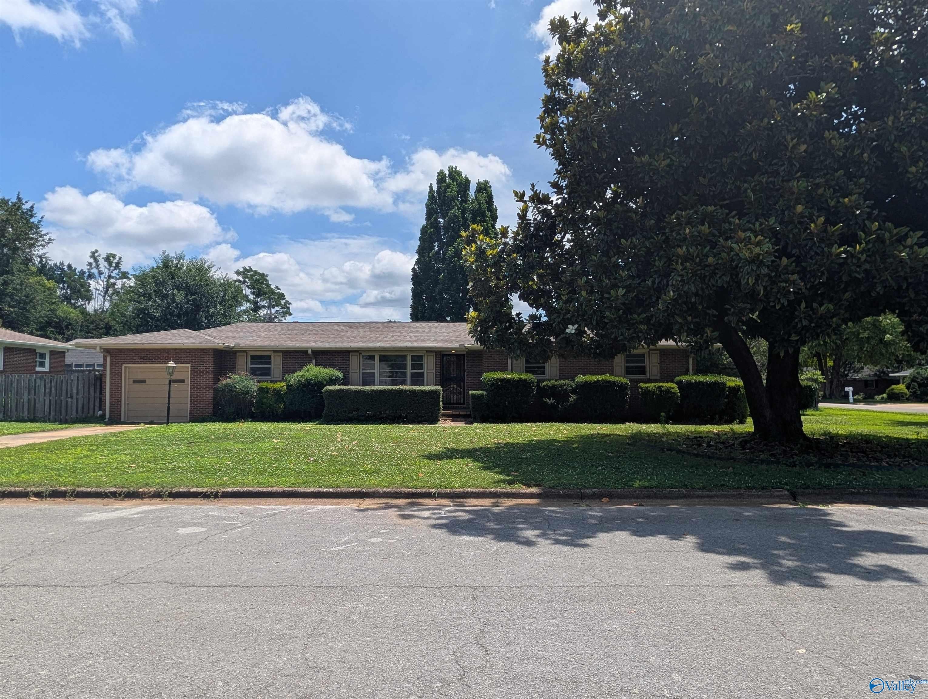 2100 Fairfax Street NE — photo