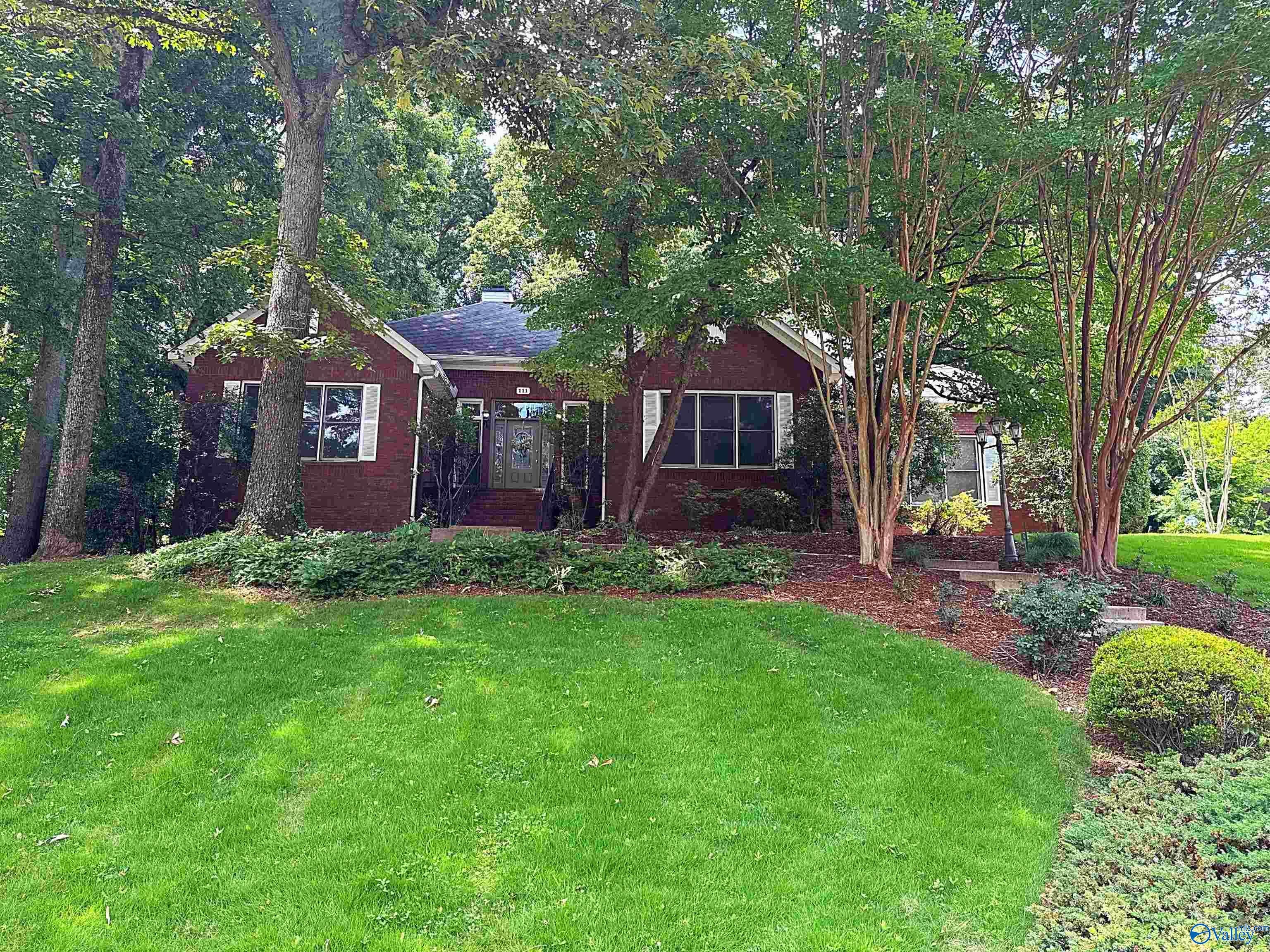 111 Glenmore Drive — photo
