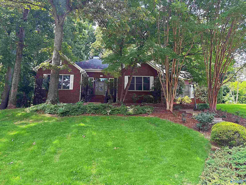 111 Glenmore Drive — photo
