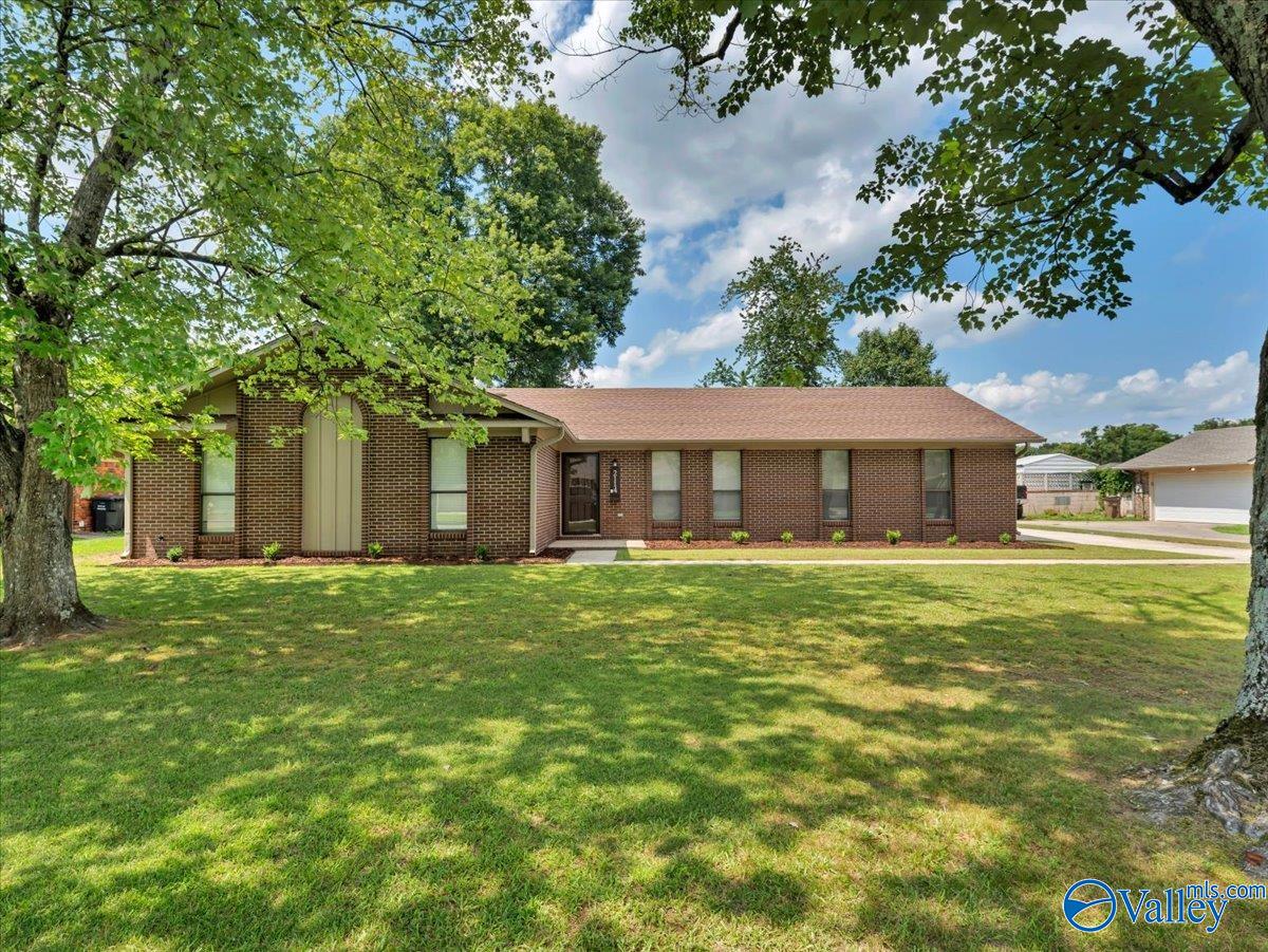 2114 Dundee Drive SW, Decatur, AL 35603 — photo 2