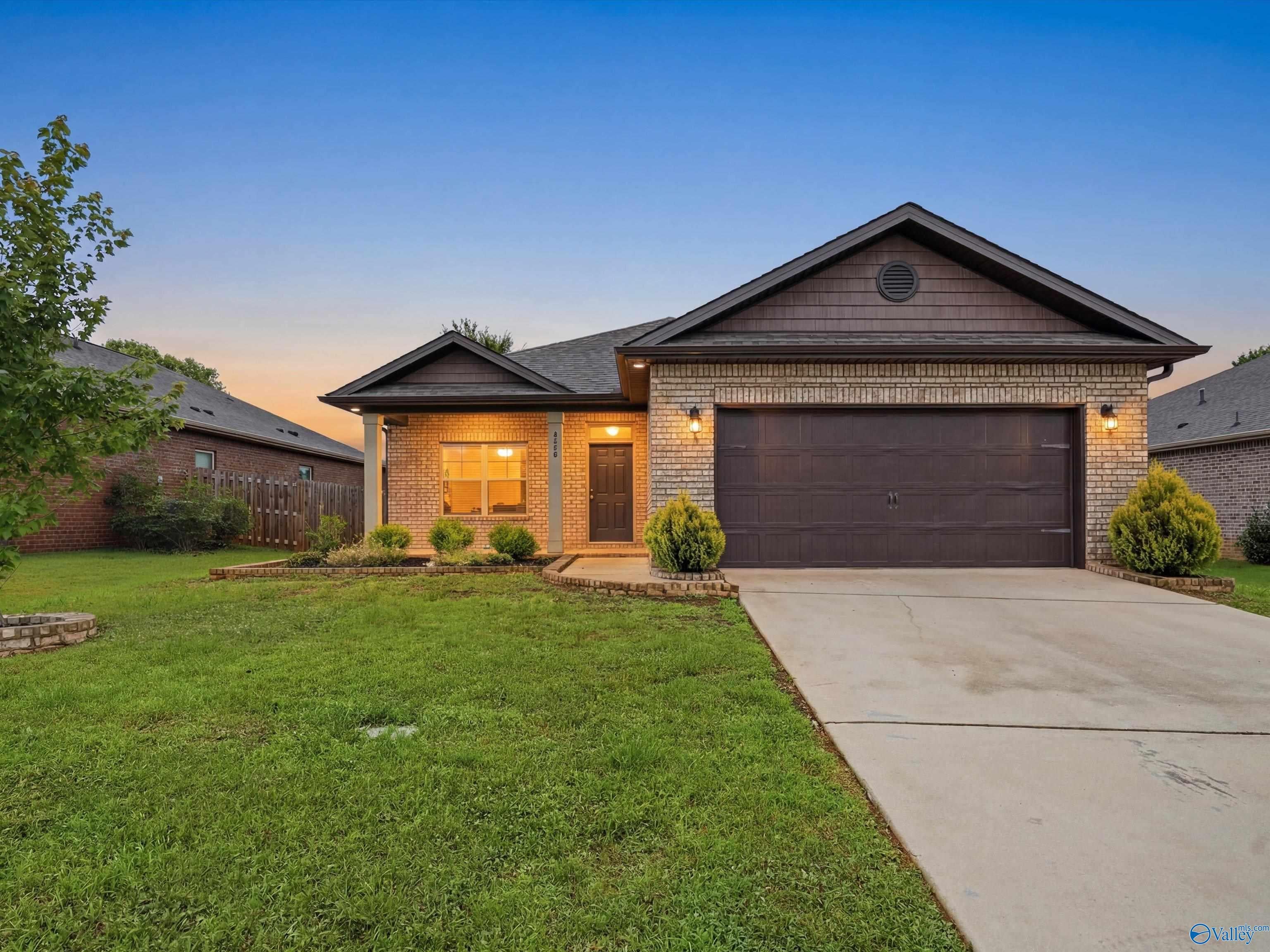 210 Poplar Hollow Drive — photo