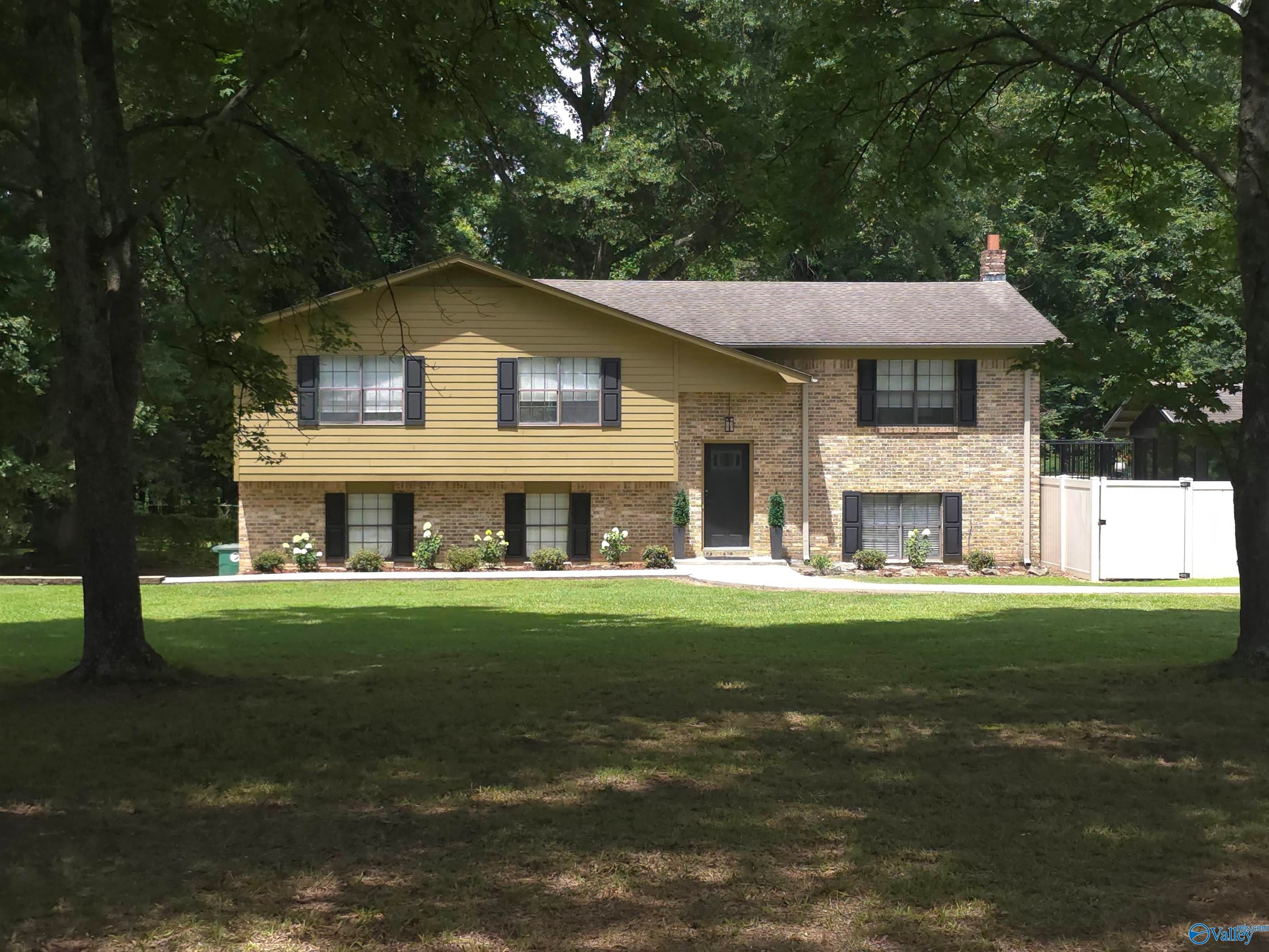 637 County Road 1194 — photo
