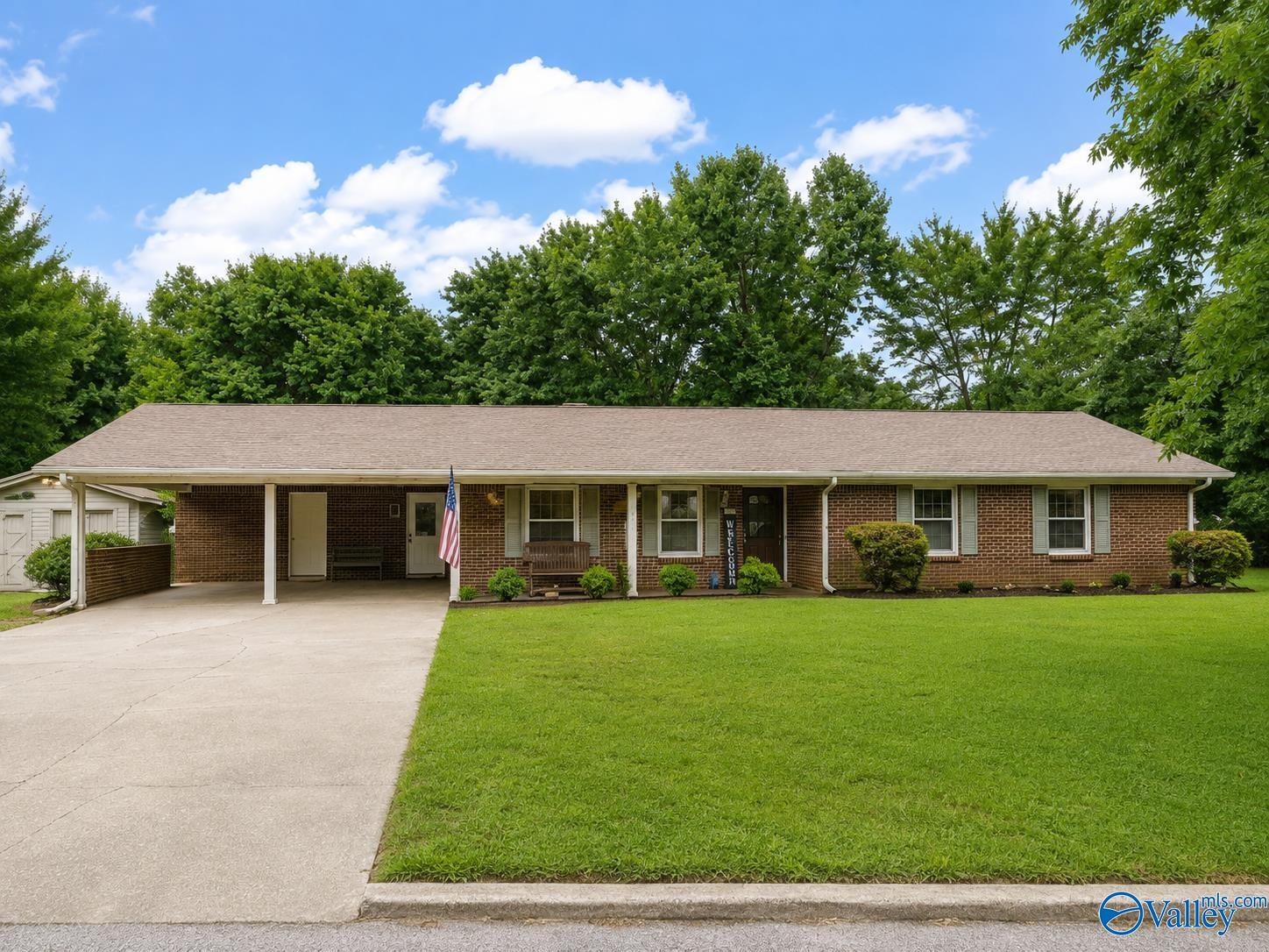 240 Dee Ann Road — photo