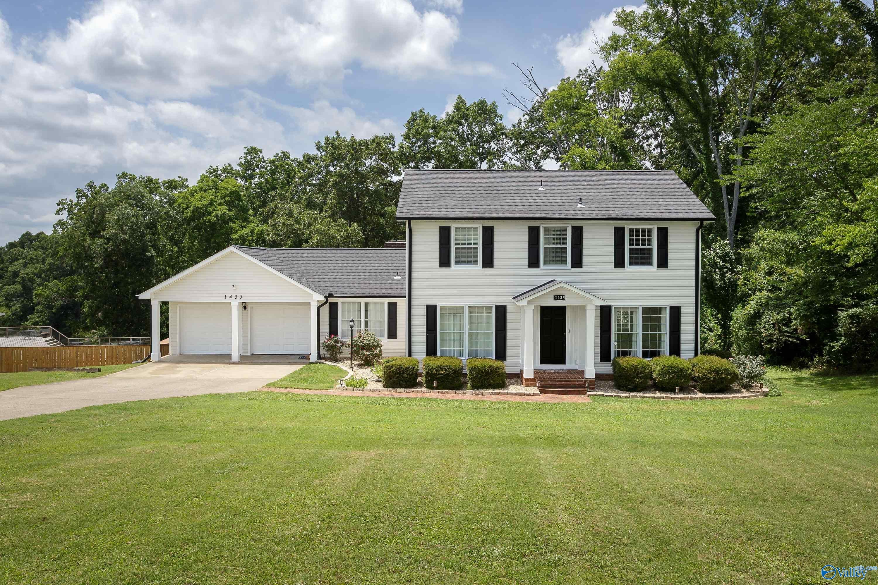 1435 County Road 413 — photo