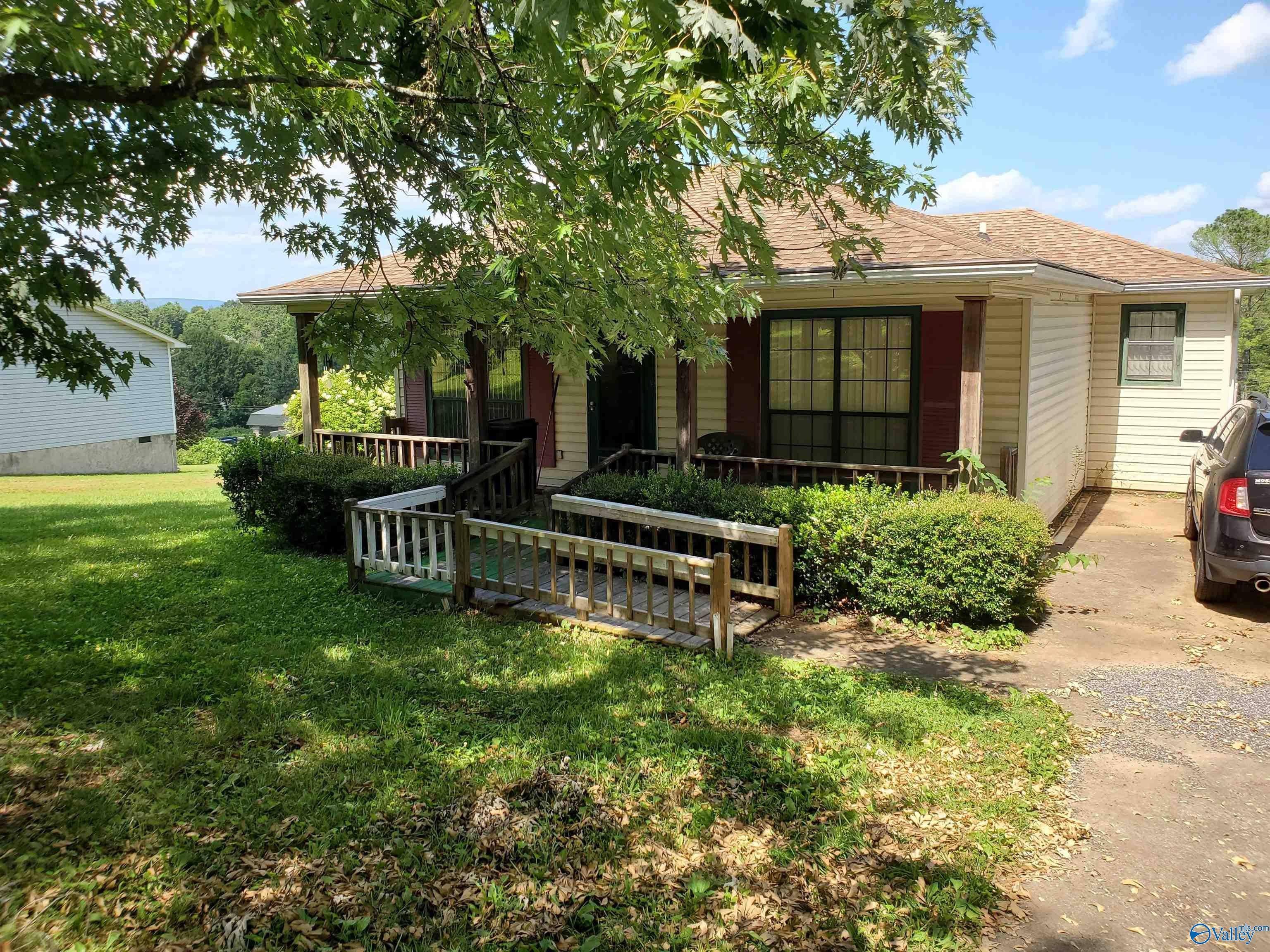 106 Woodlawn Drive — photo