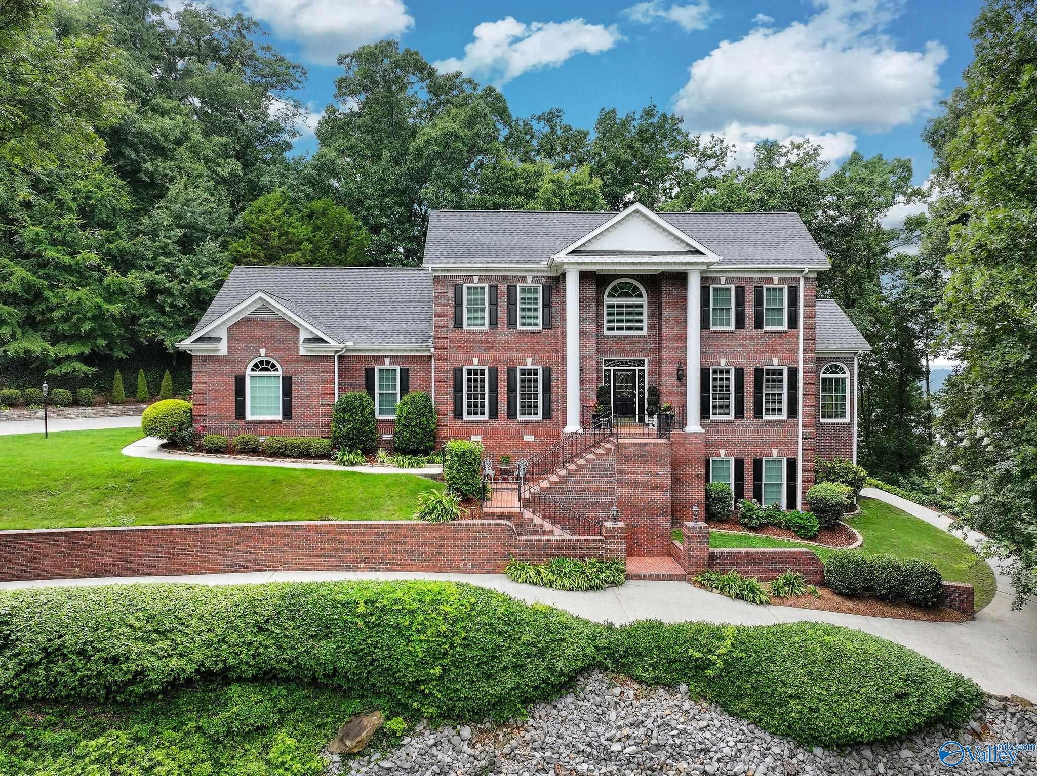 4016 Windsor Drive — photo