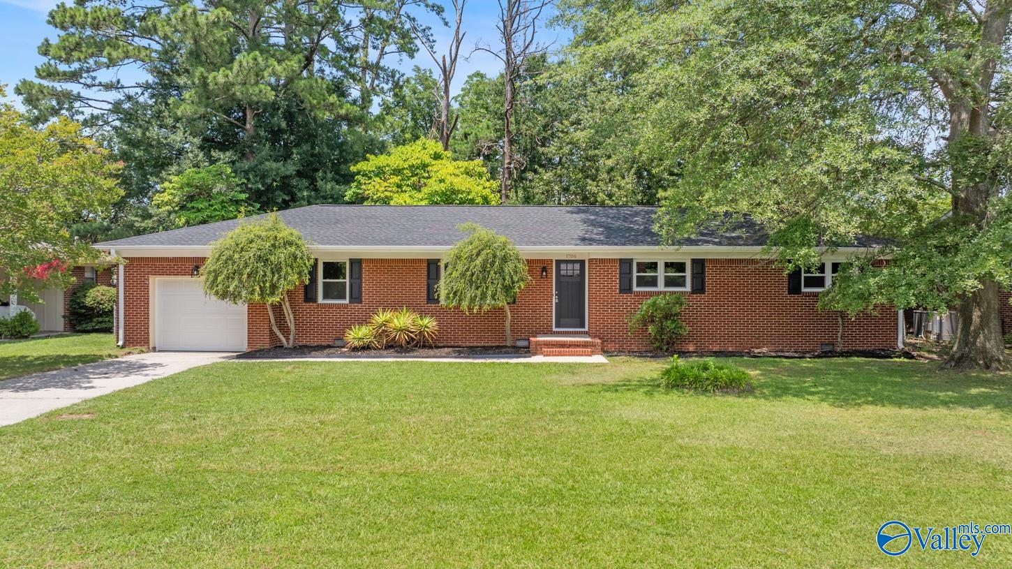 1706 Iris Street — photo