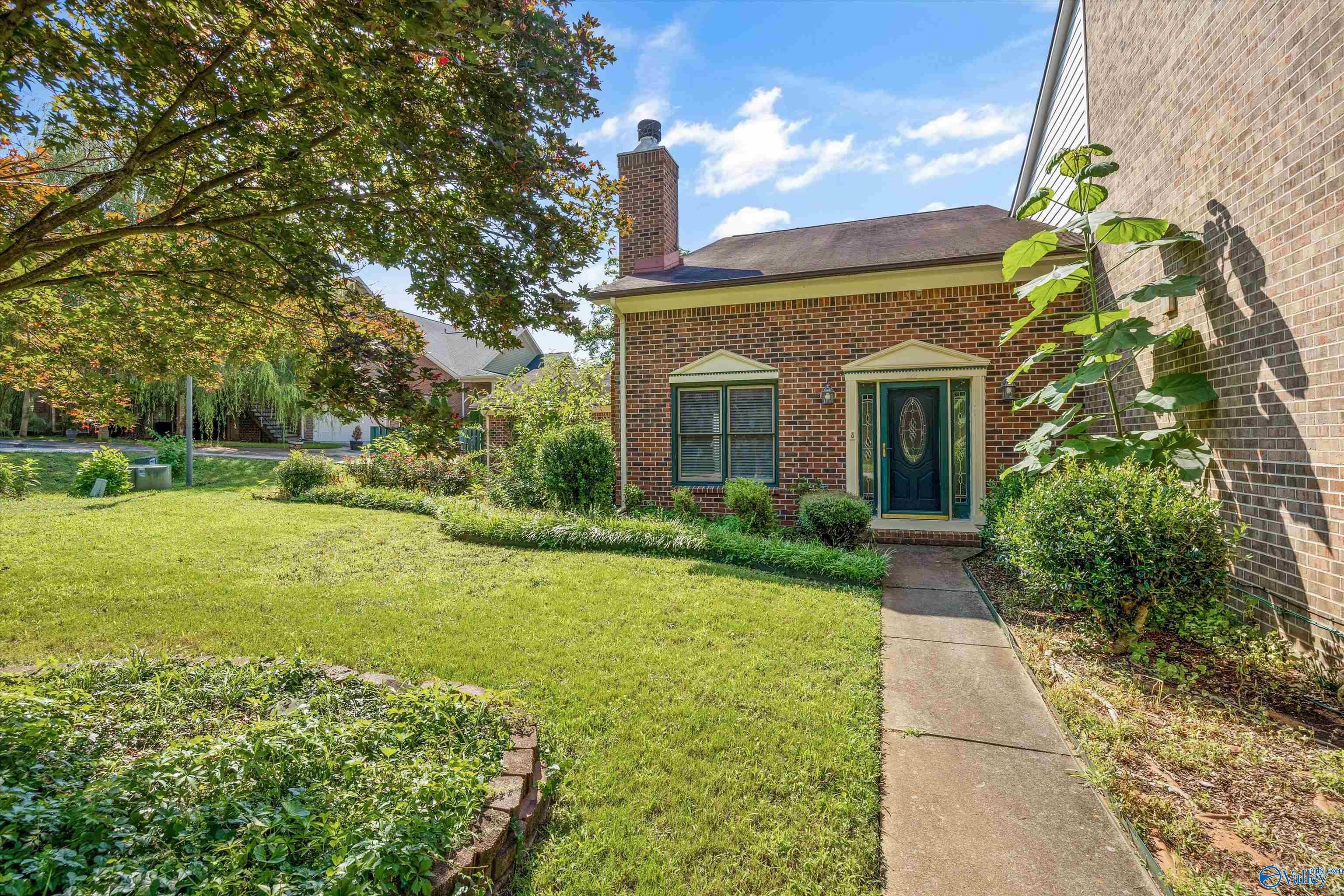 122 West Lake Circle — photo