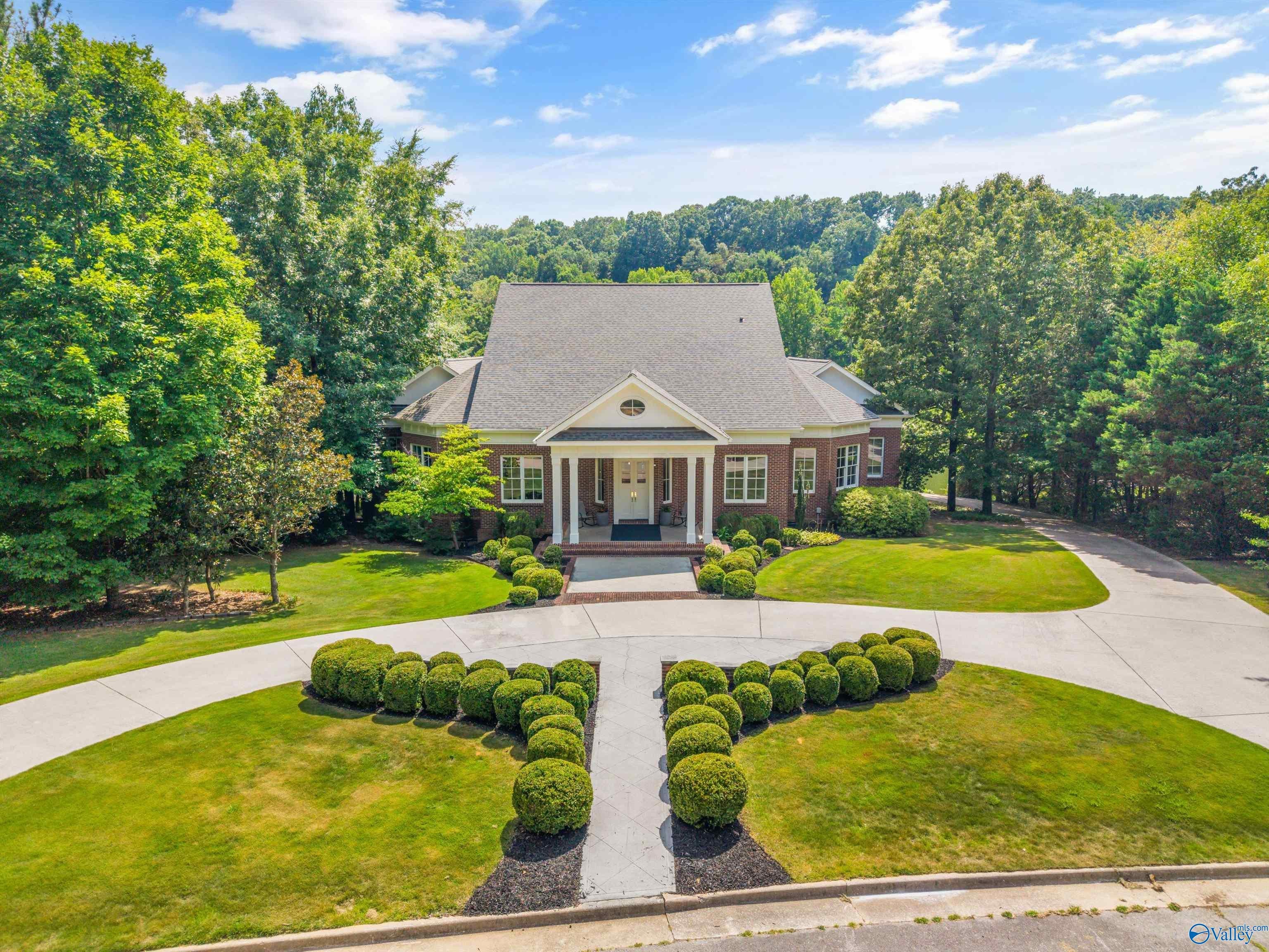 1627 Lake Cove Drive SW — photo