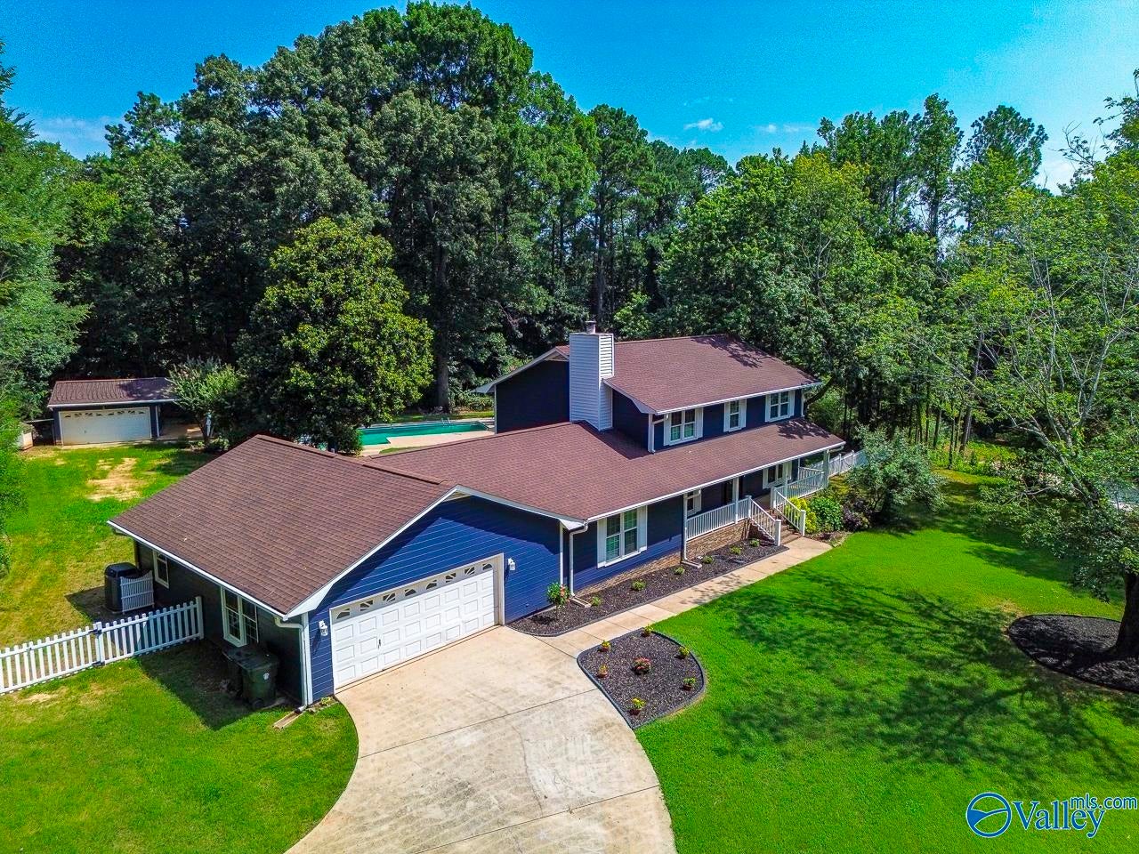 207 Earl Vaughn Drive — photo