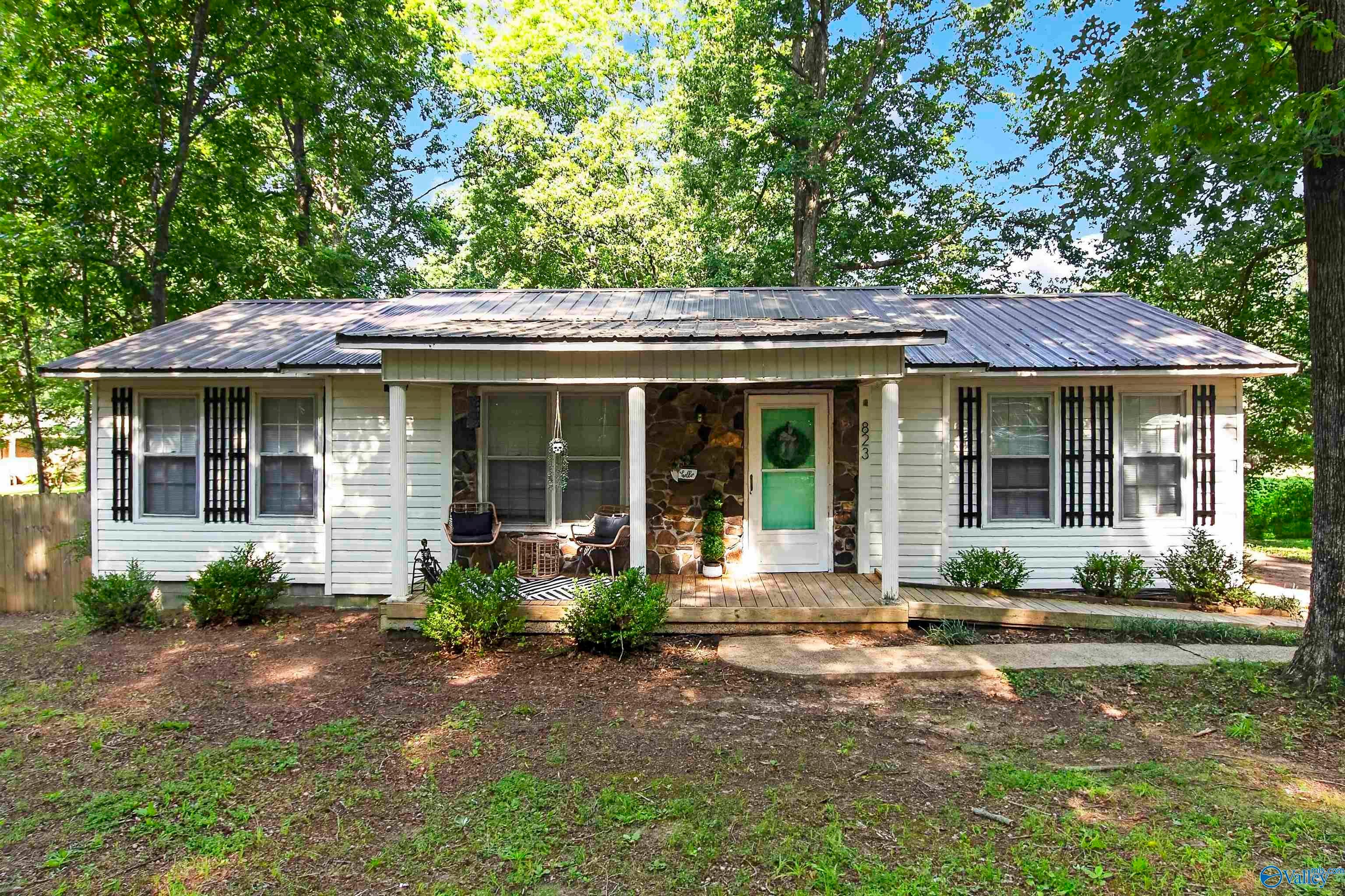 823 Arad Thompson Road NE — photo