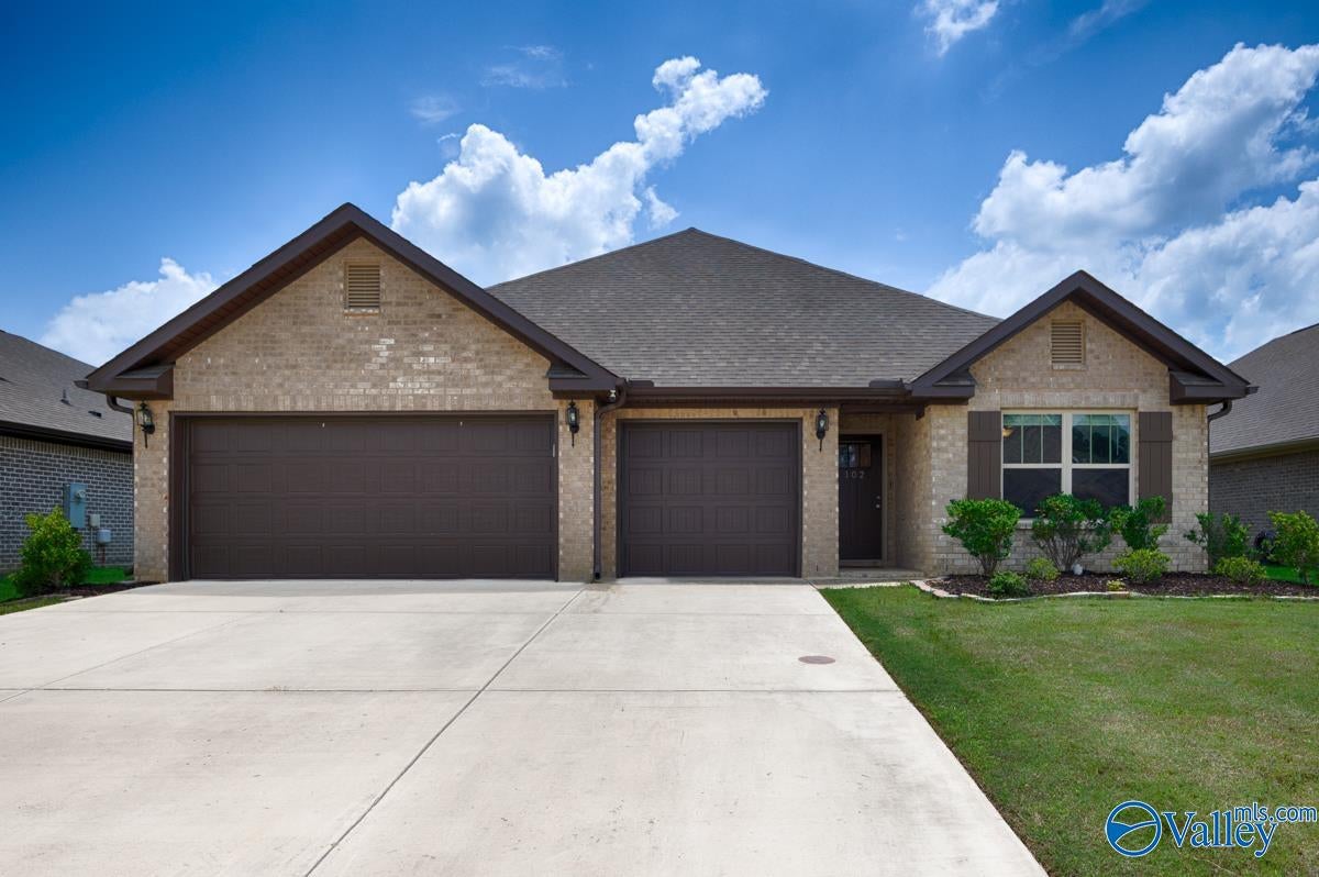 102 Barlow Way — photo