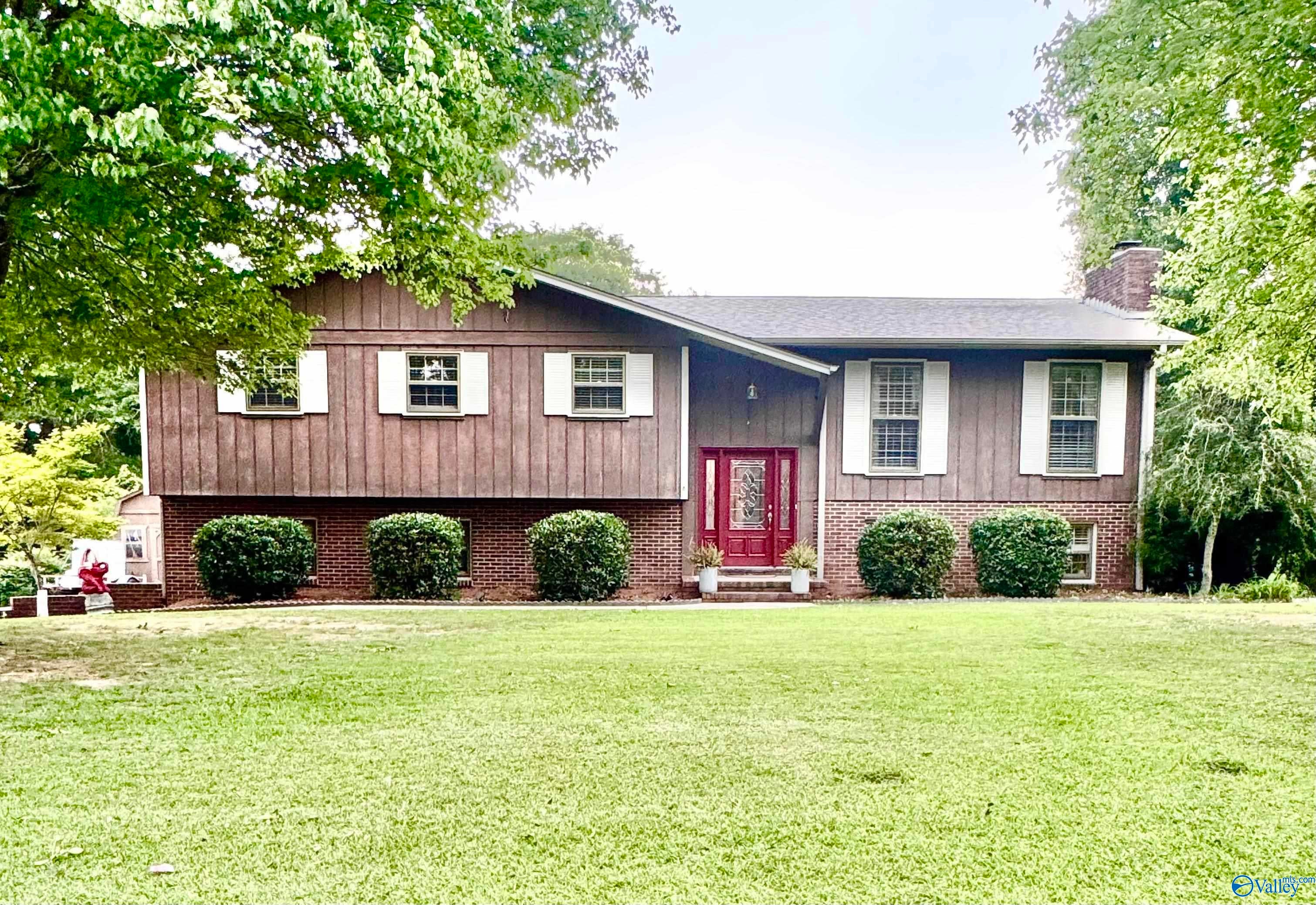 910 Brentwood Drive — photo