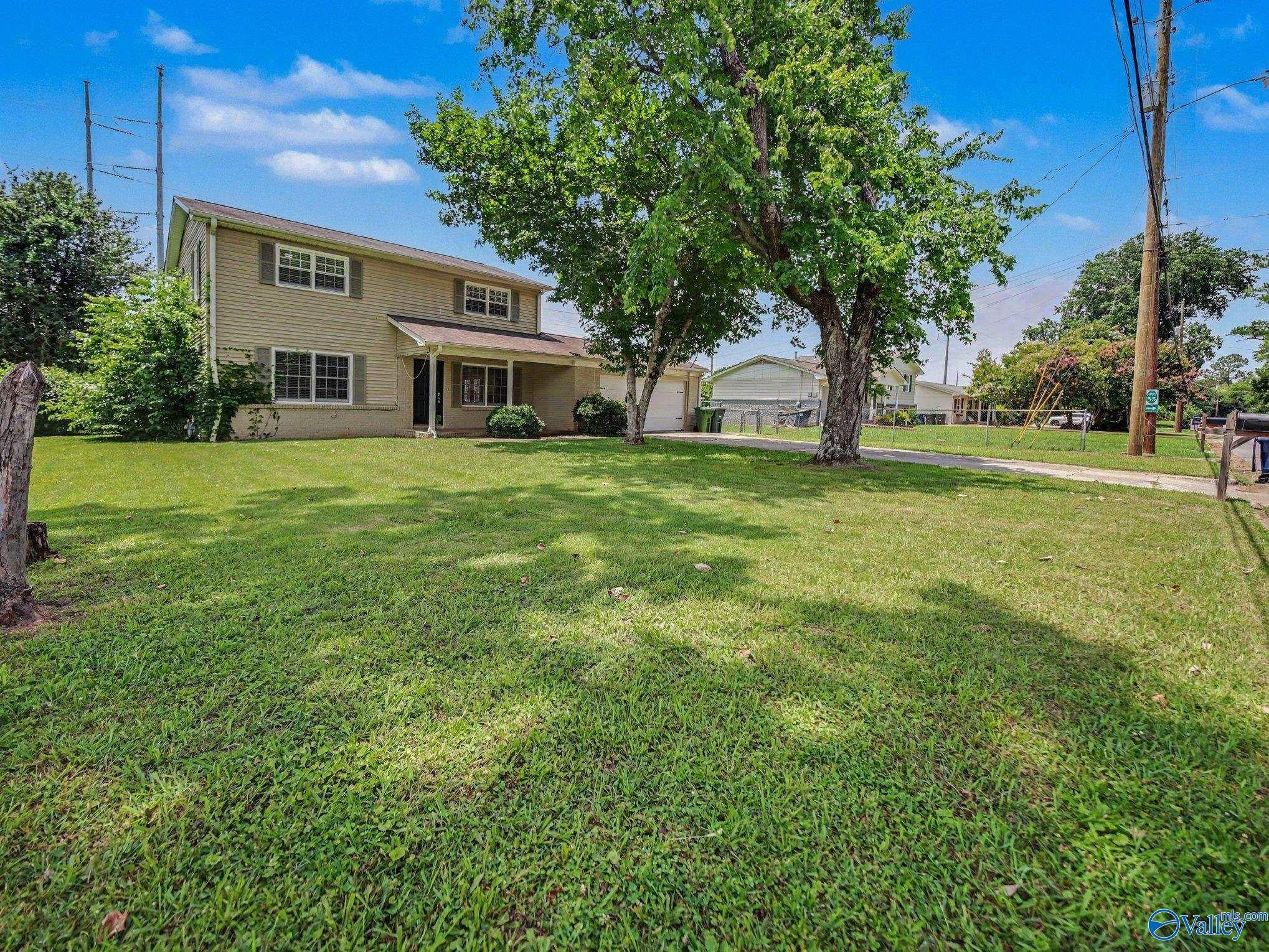 10022 Strong Drive SE — photo