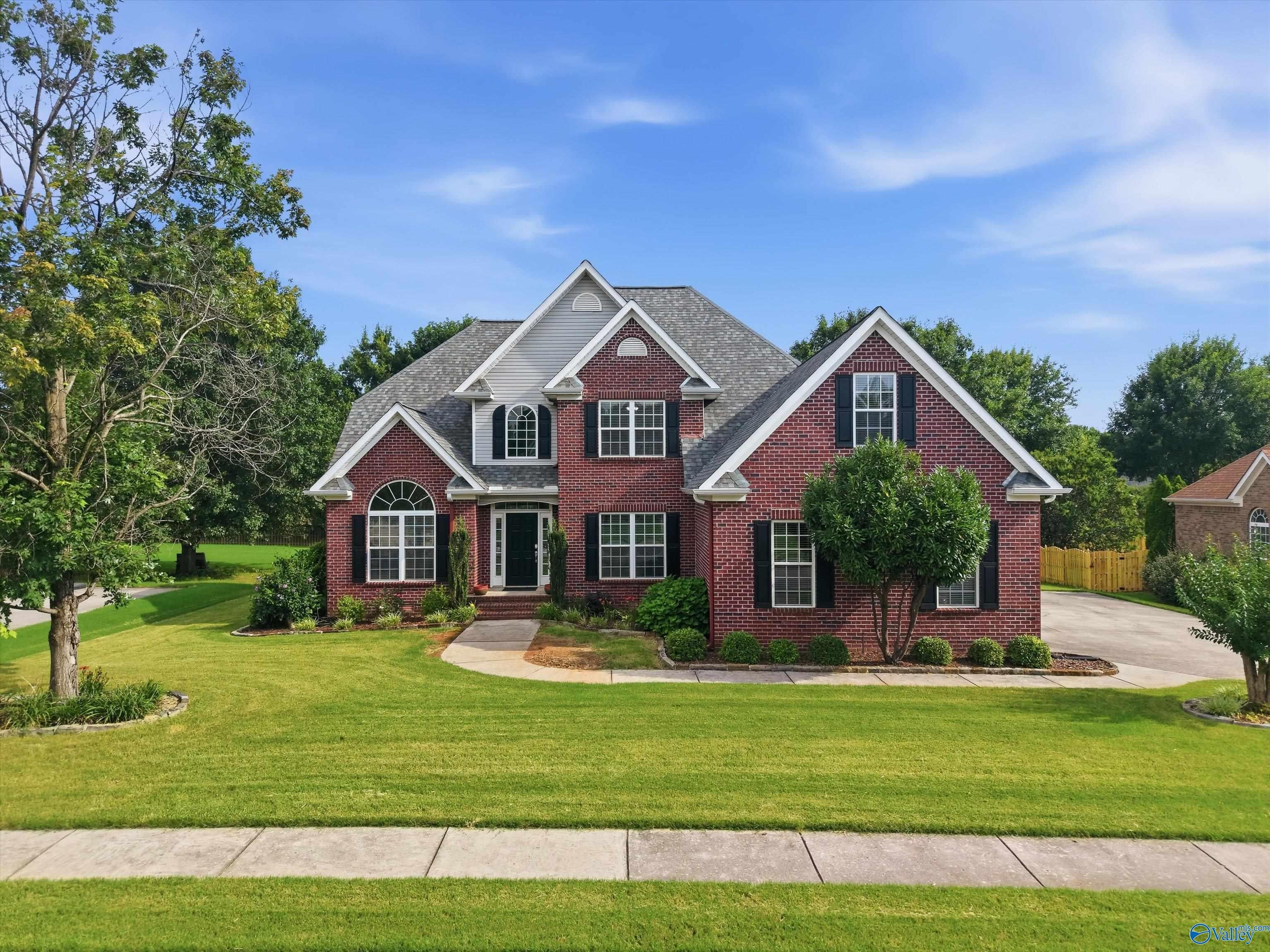 121 Ambergate Drive — photo
