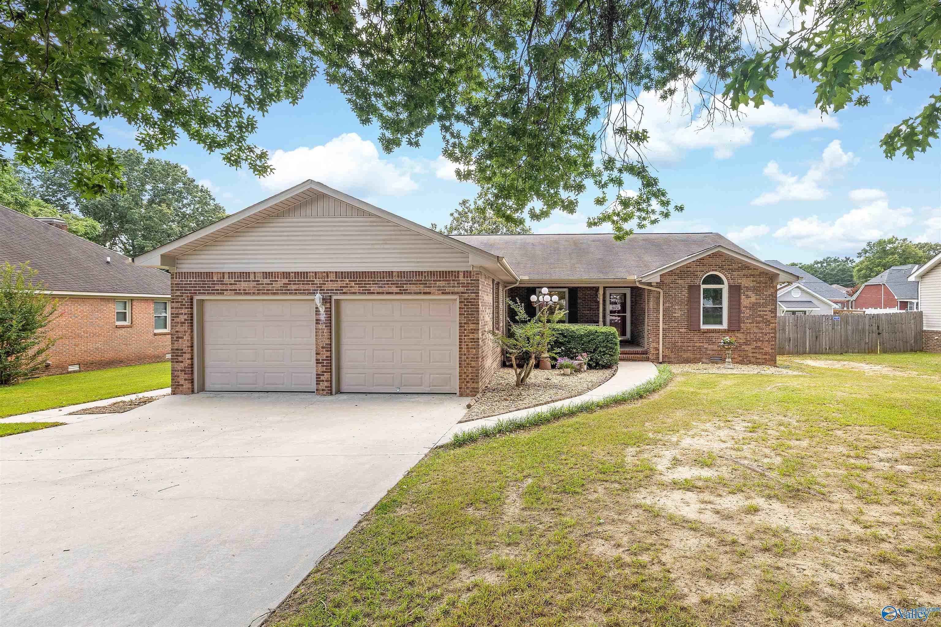2203 Springdale Drive — photo
