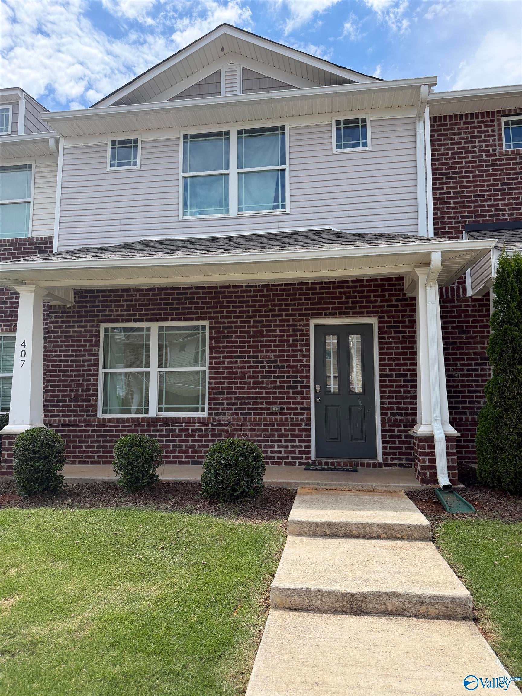407 Falls Pointe — photo
