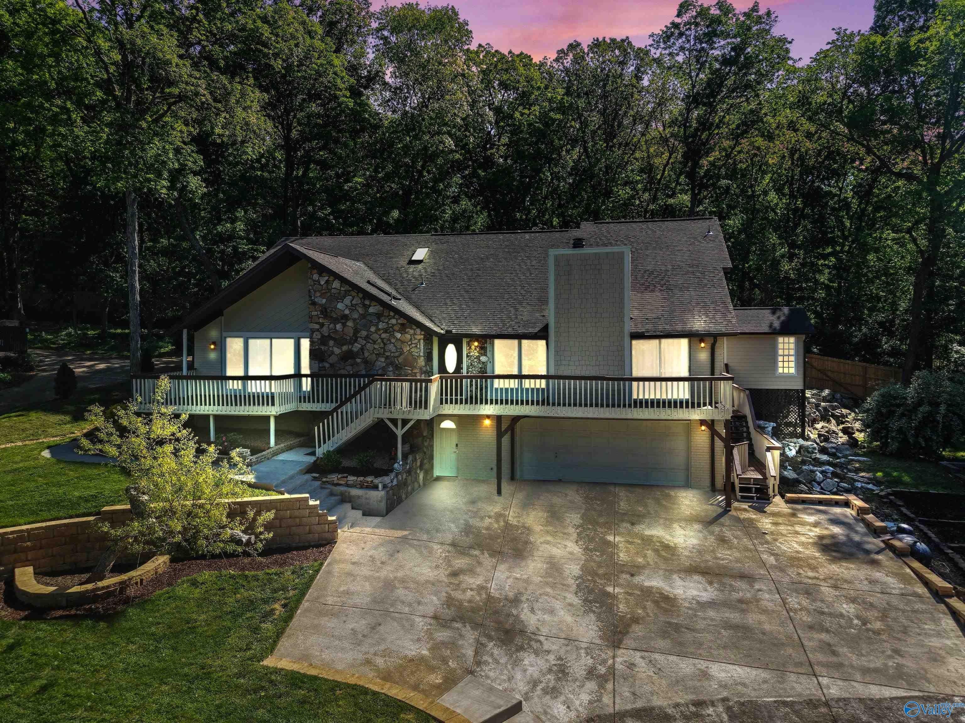 7705 Oakridge Drive — photo