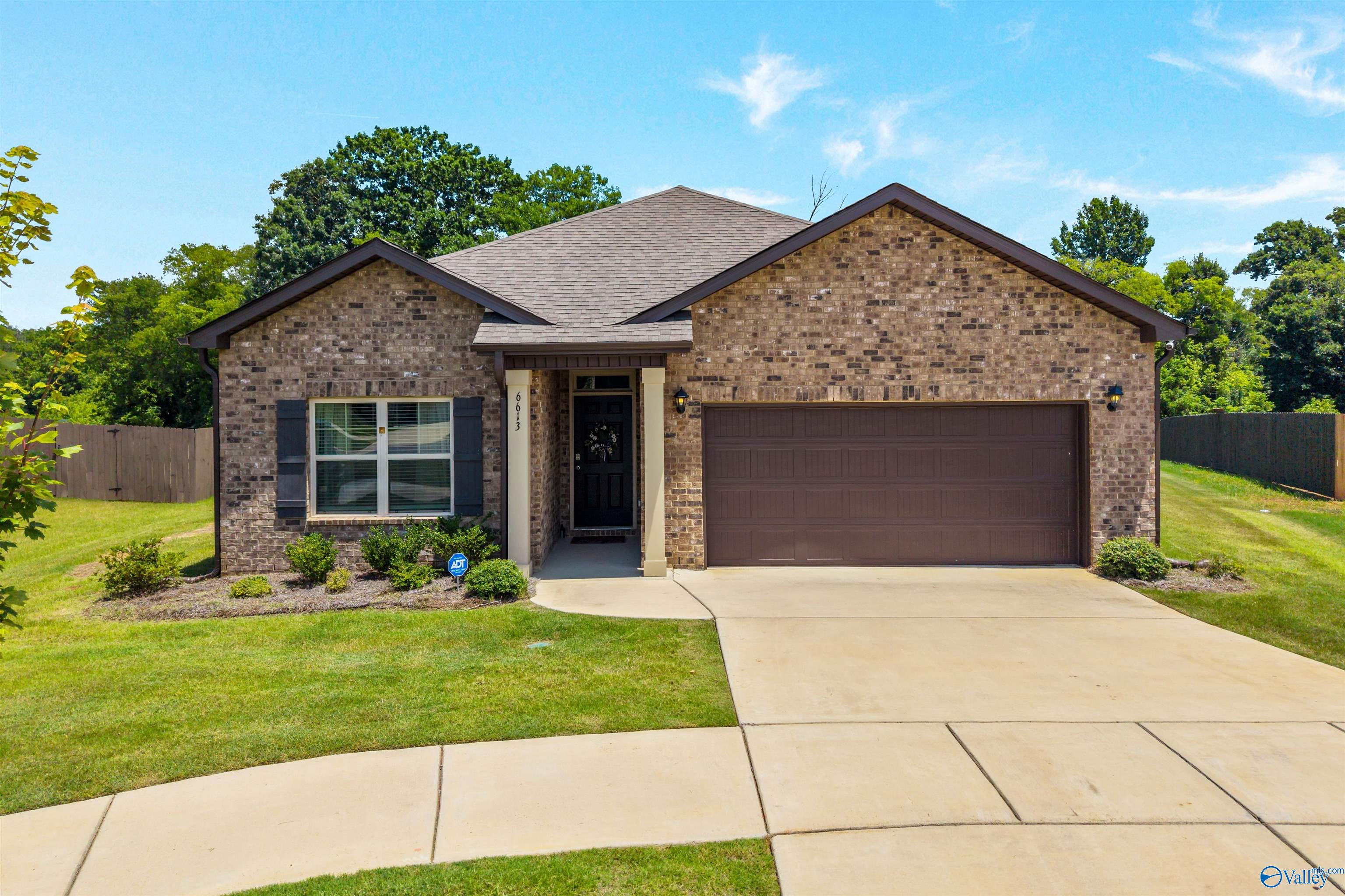 6613 Shearleaf Road NW — photo