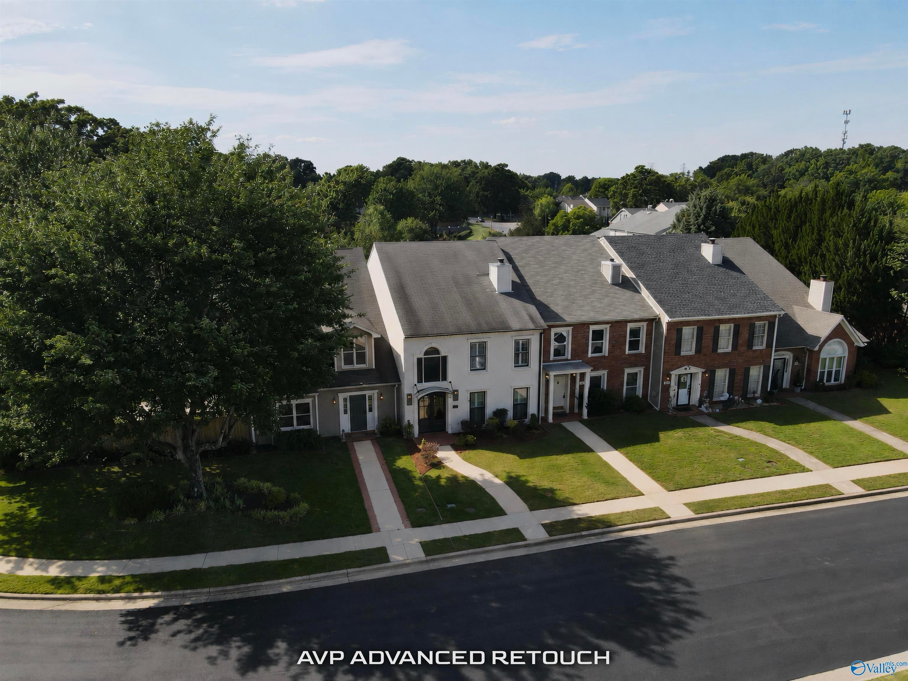 1625 River Bend Place — photo