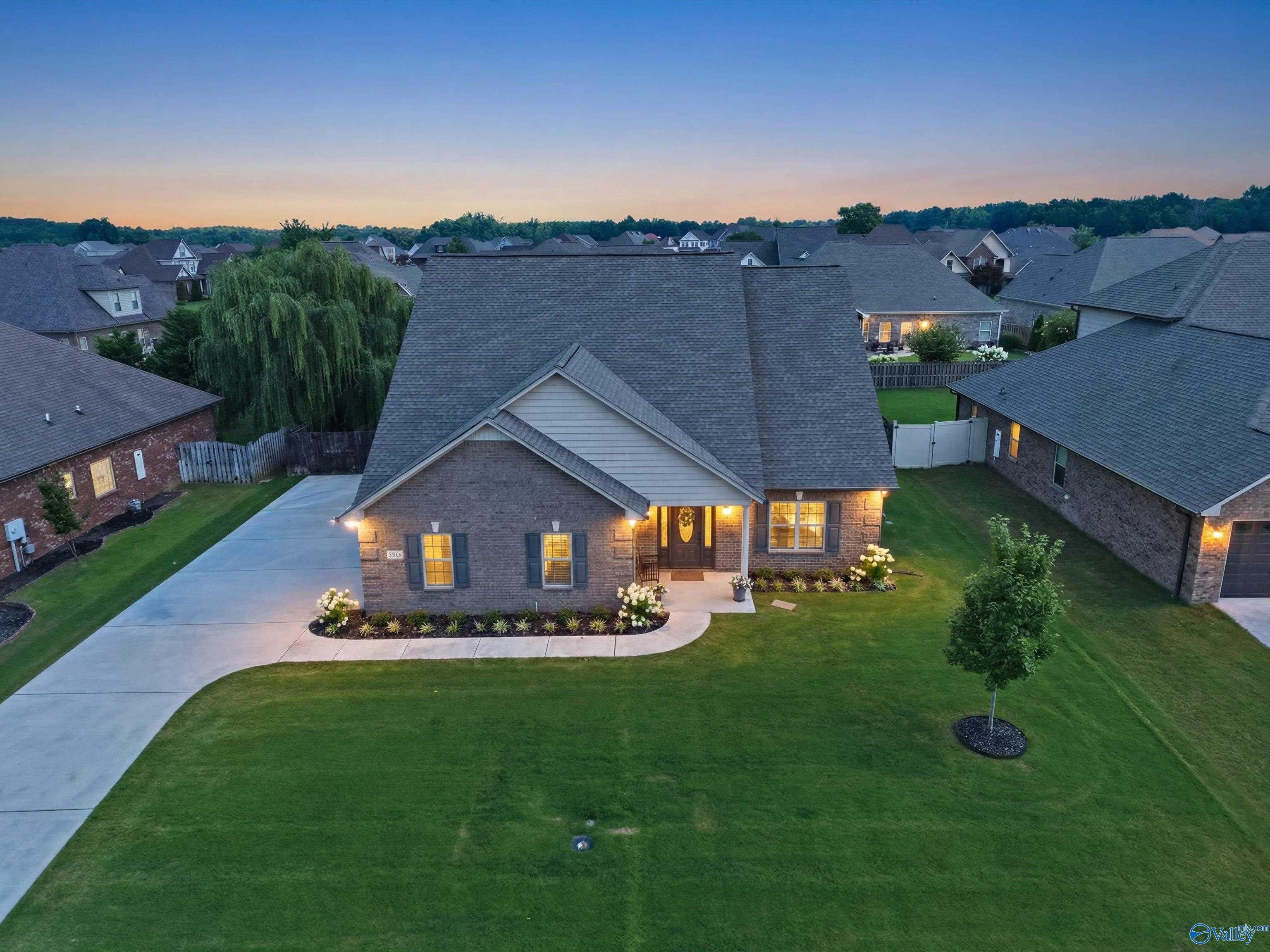 22883 Pin Oak Drive — photo