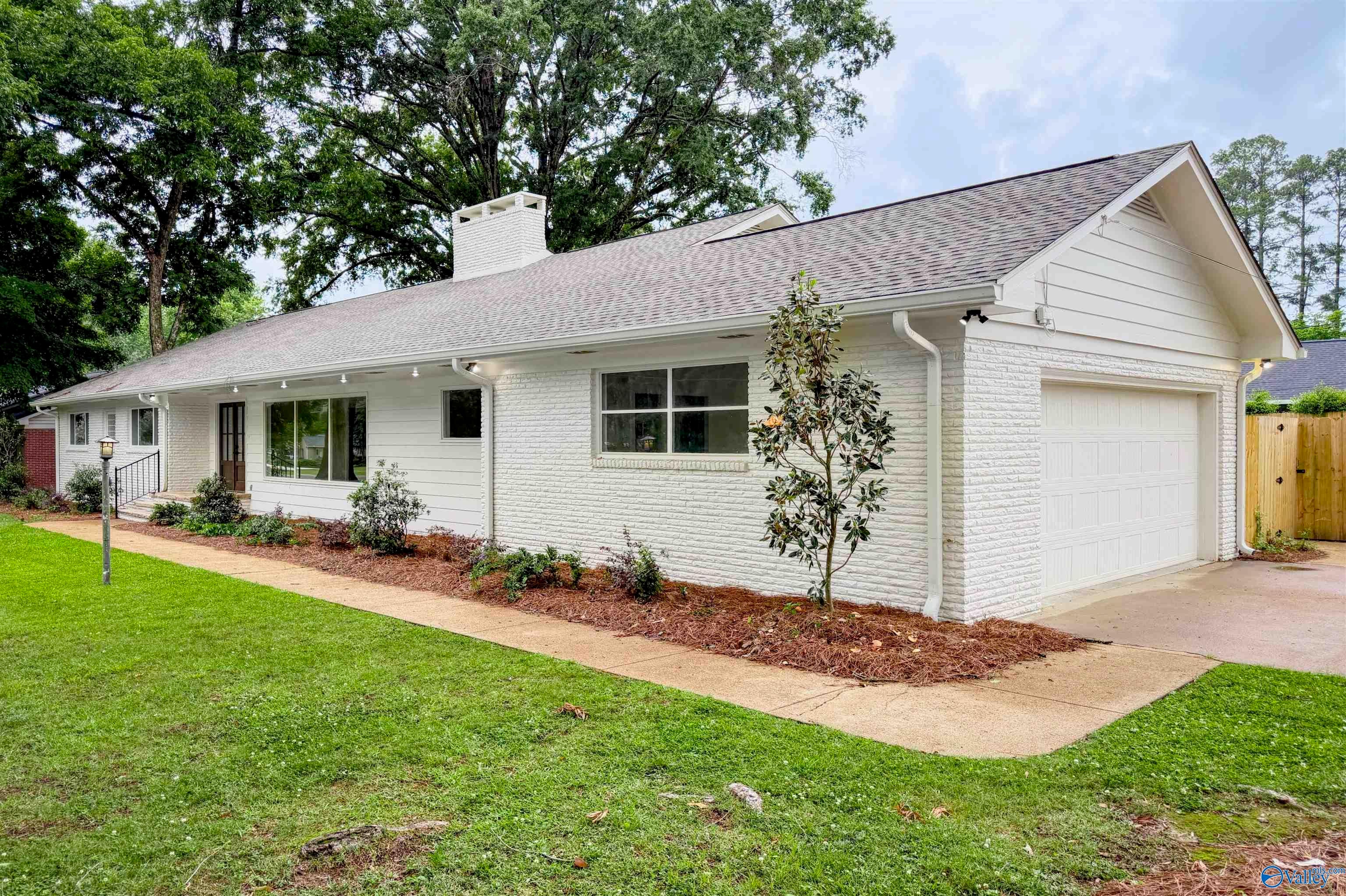 1820 Stratford Road — photo