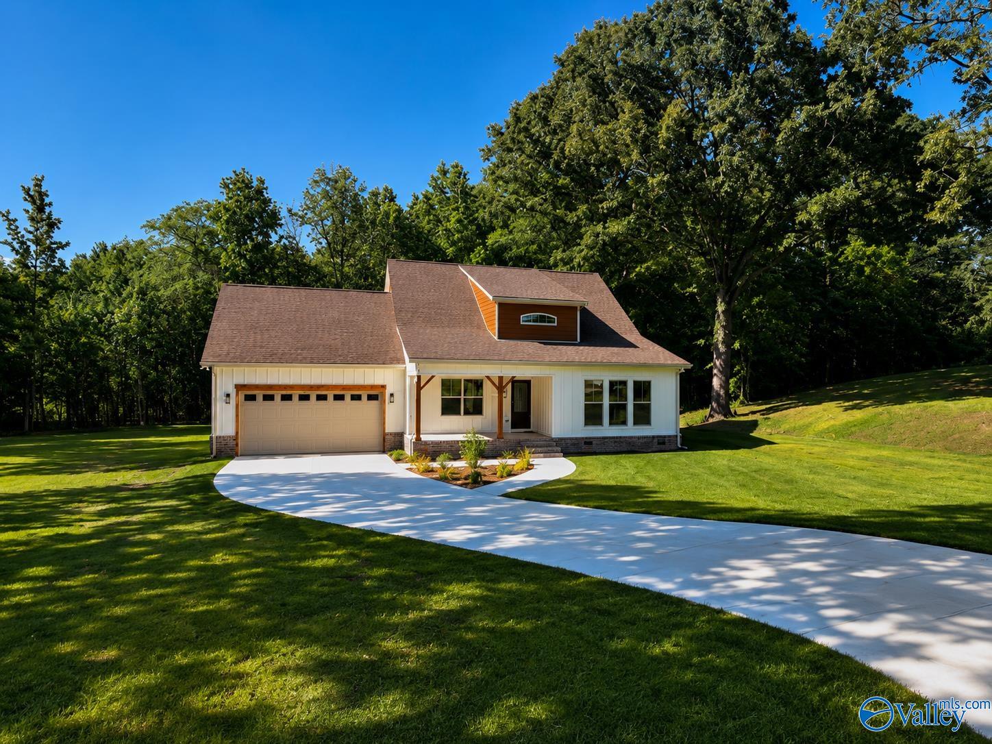 211 Majestic View Drive — photo