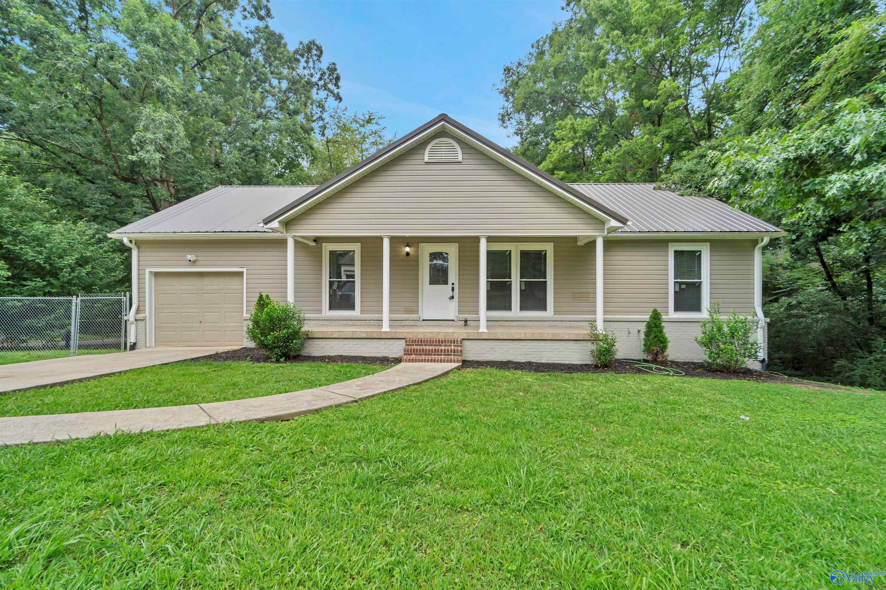 298 Golfview Drive NE — photo
