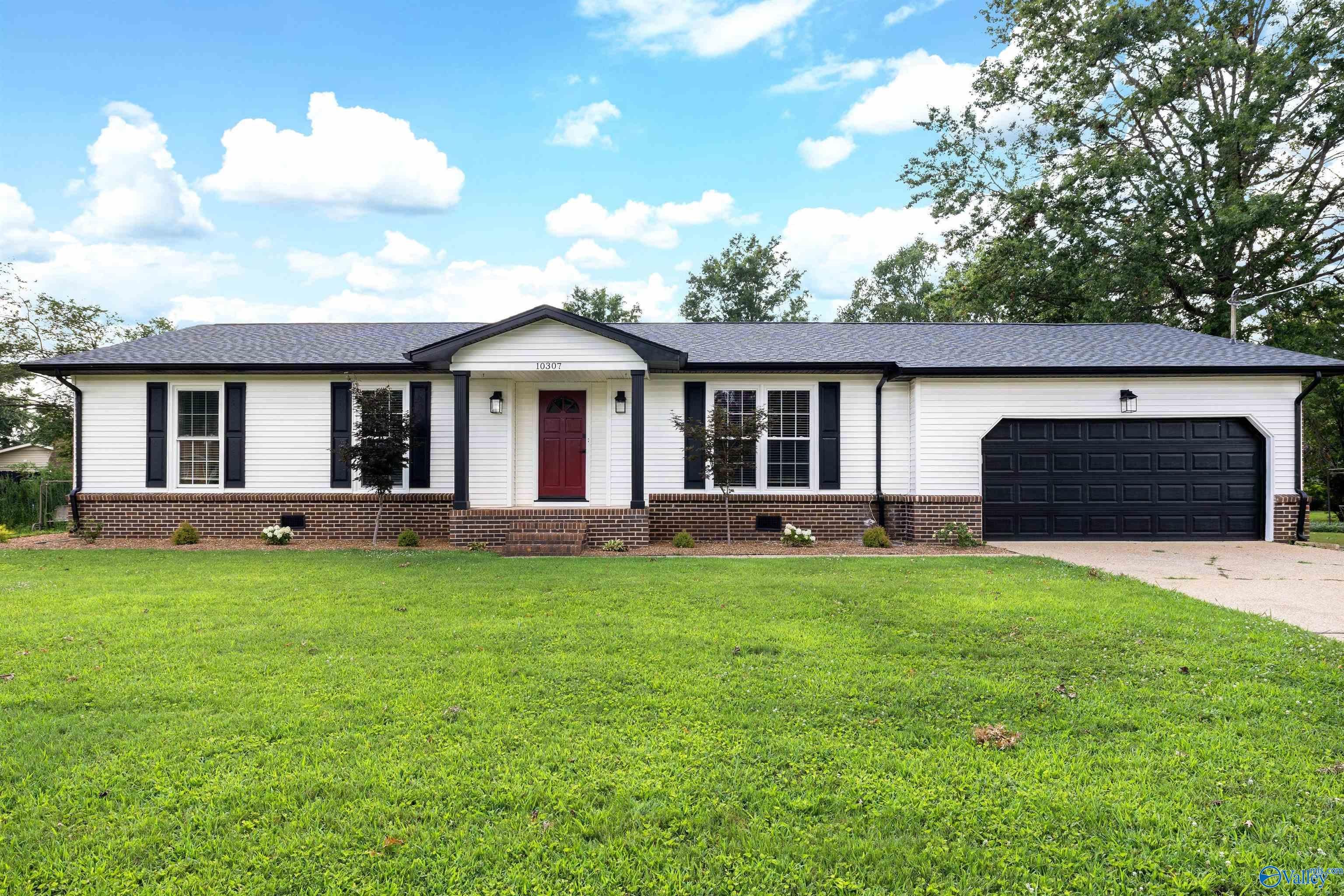 10307 Leicester Drive SW — photo