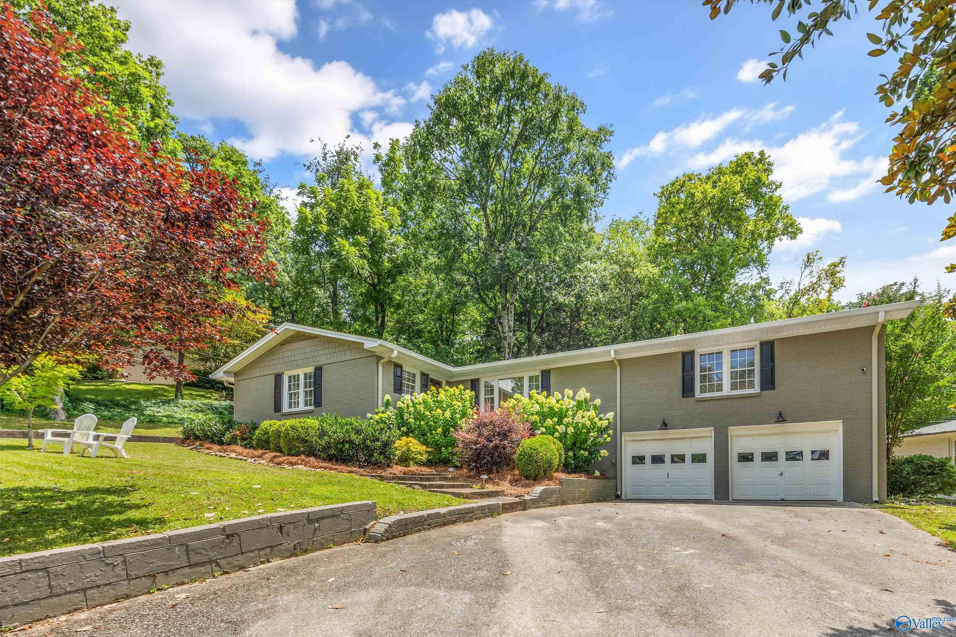 1600 Mountainbrook Drive SE — photo