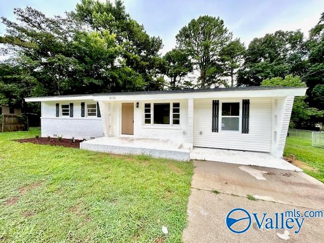 8135 Old Madison Pike — photo