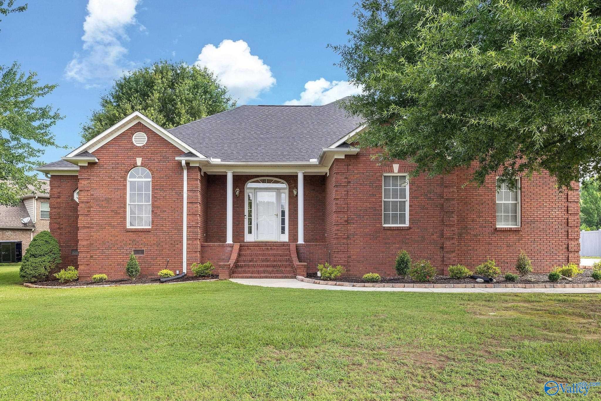 1507 NE Crown Pointe Drive — photo
