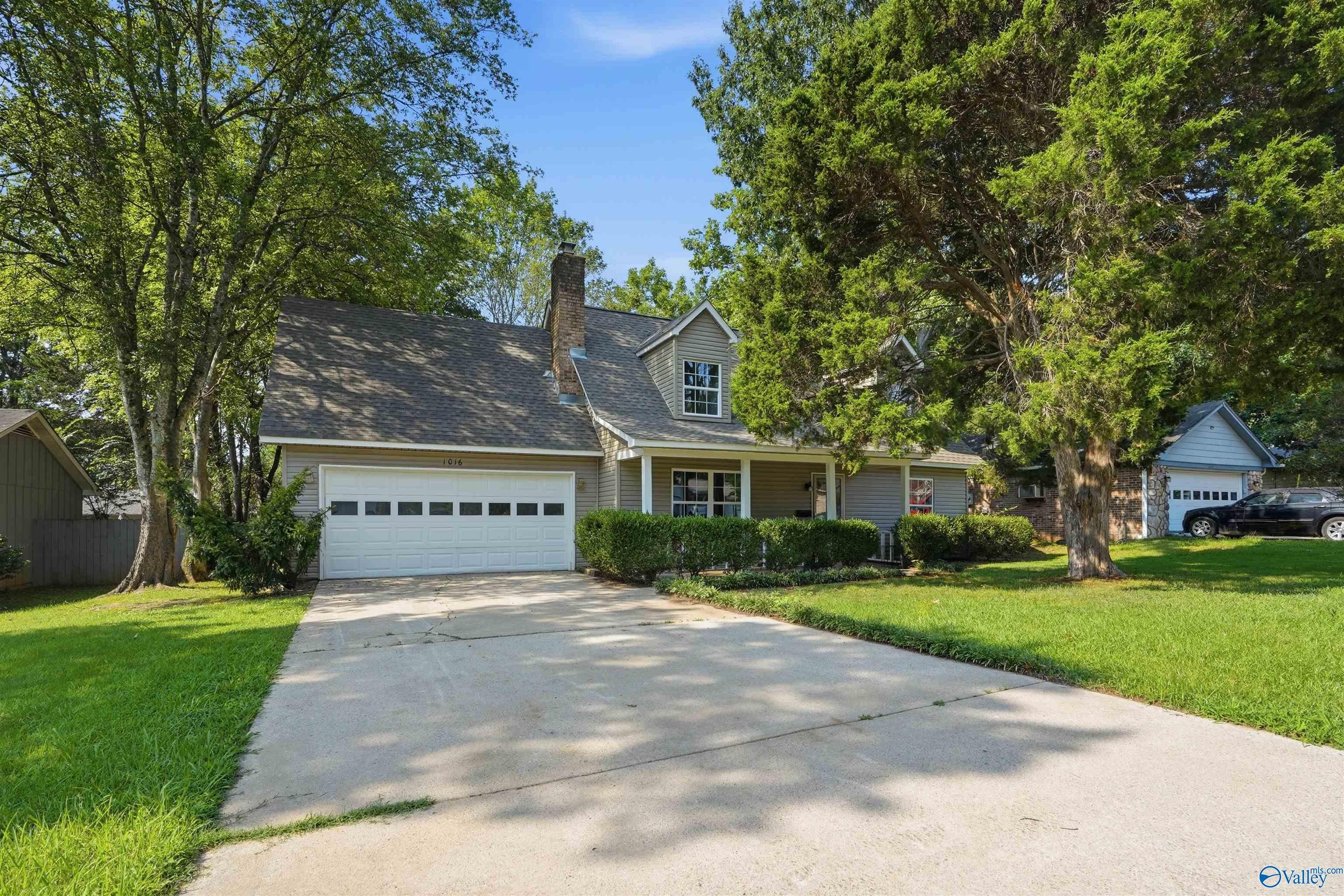 1016 Vicksburg Lane SE — photo