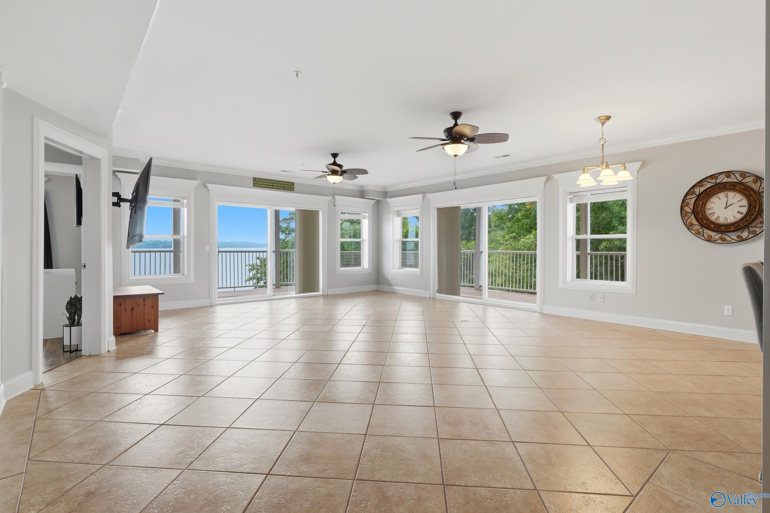 5590 Bay Village Drive 1B — photo