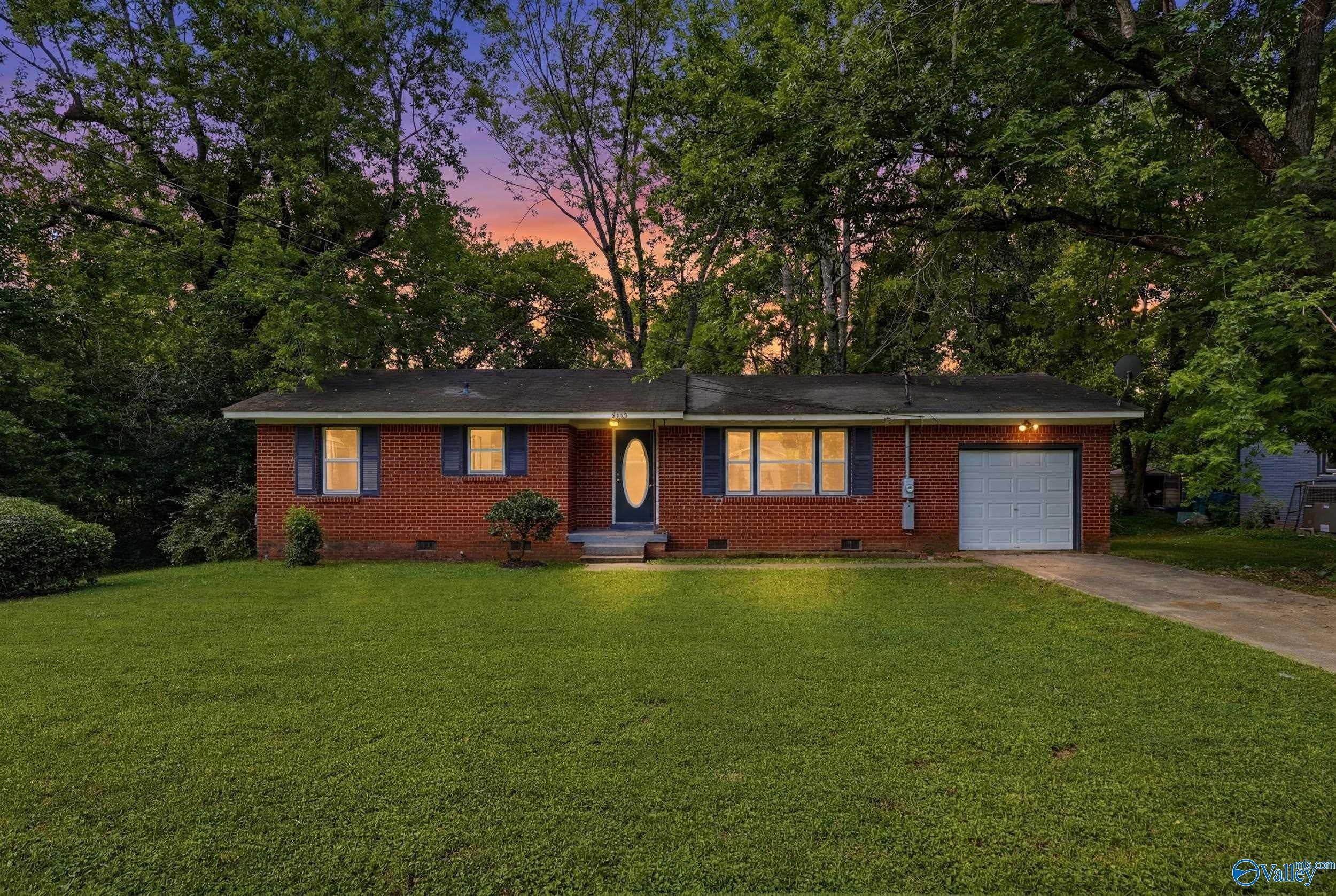 2703 Pinetree Lane — photo