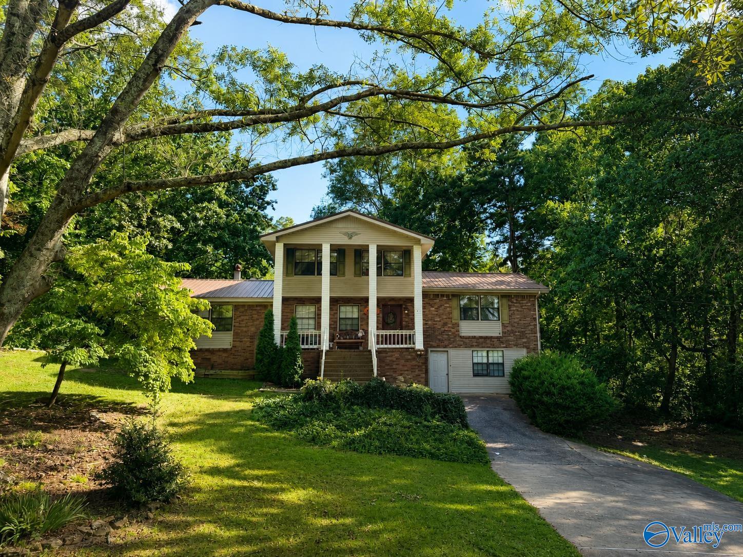 1536 Bellevue Drive — photo