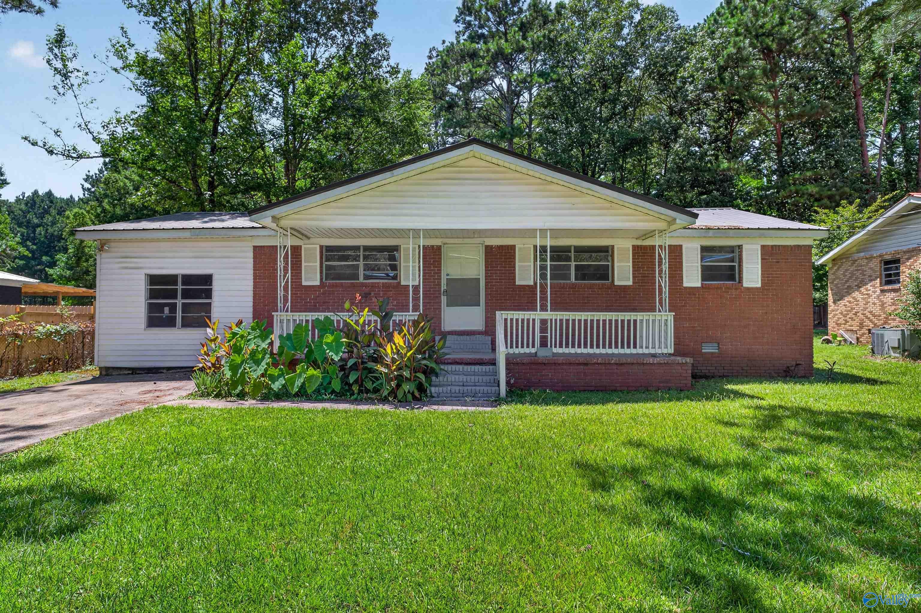 1544 Hooks Lake Road — photo