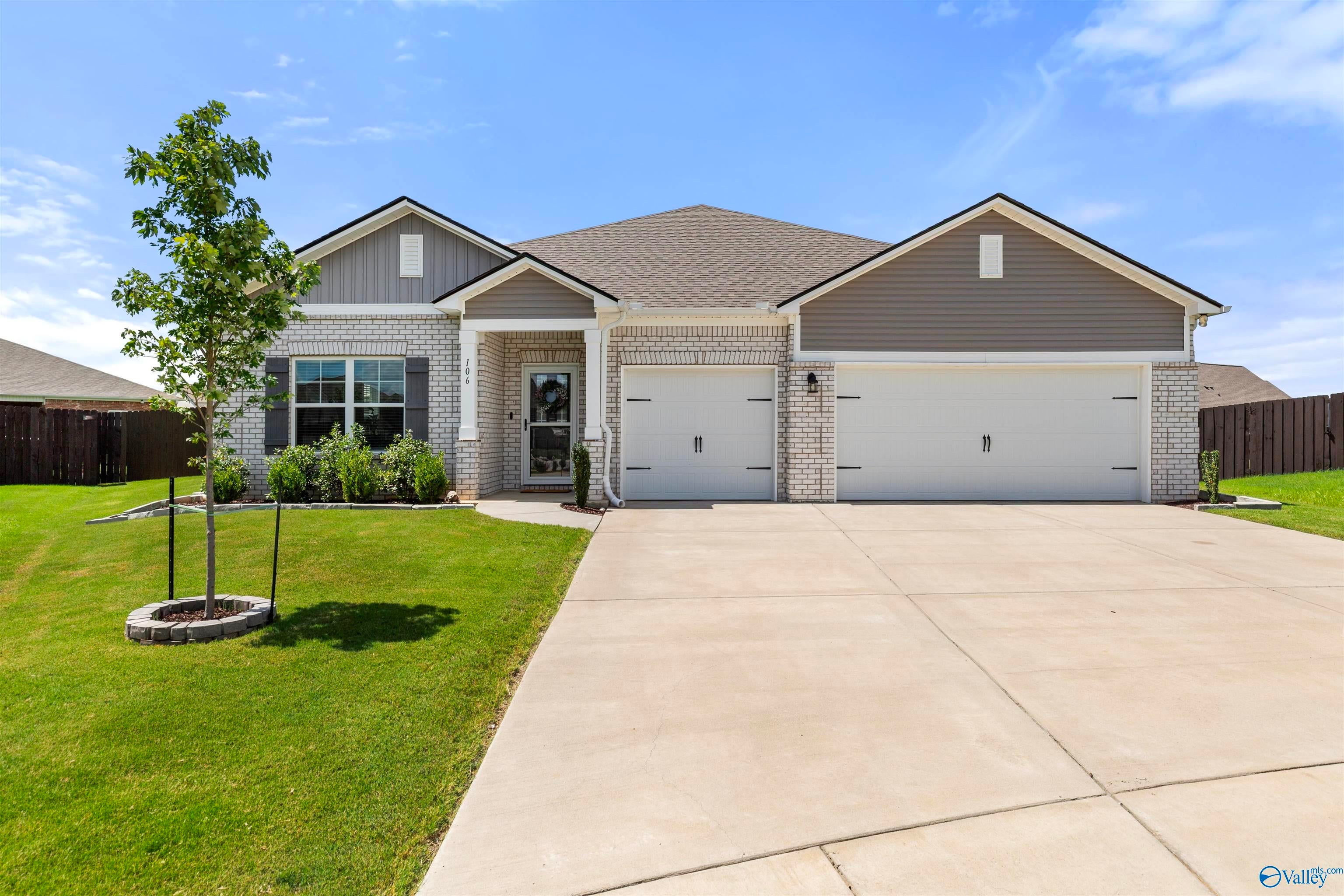 106 Lottie Belle Court — photo
