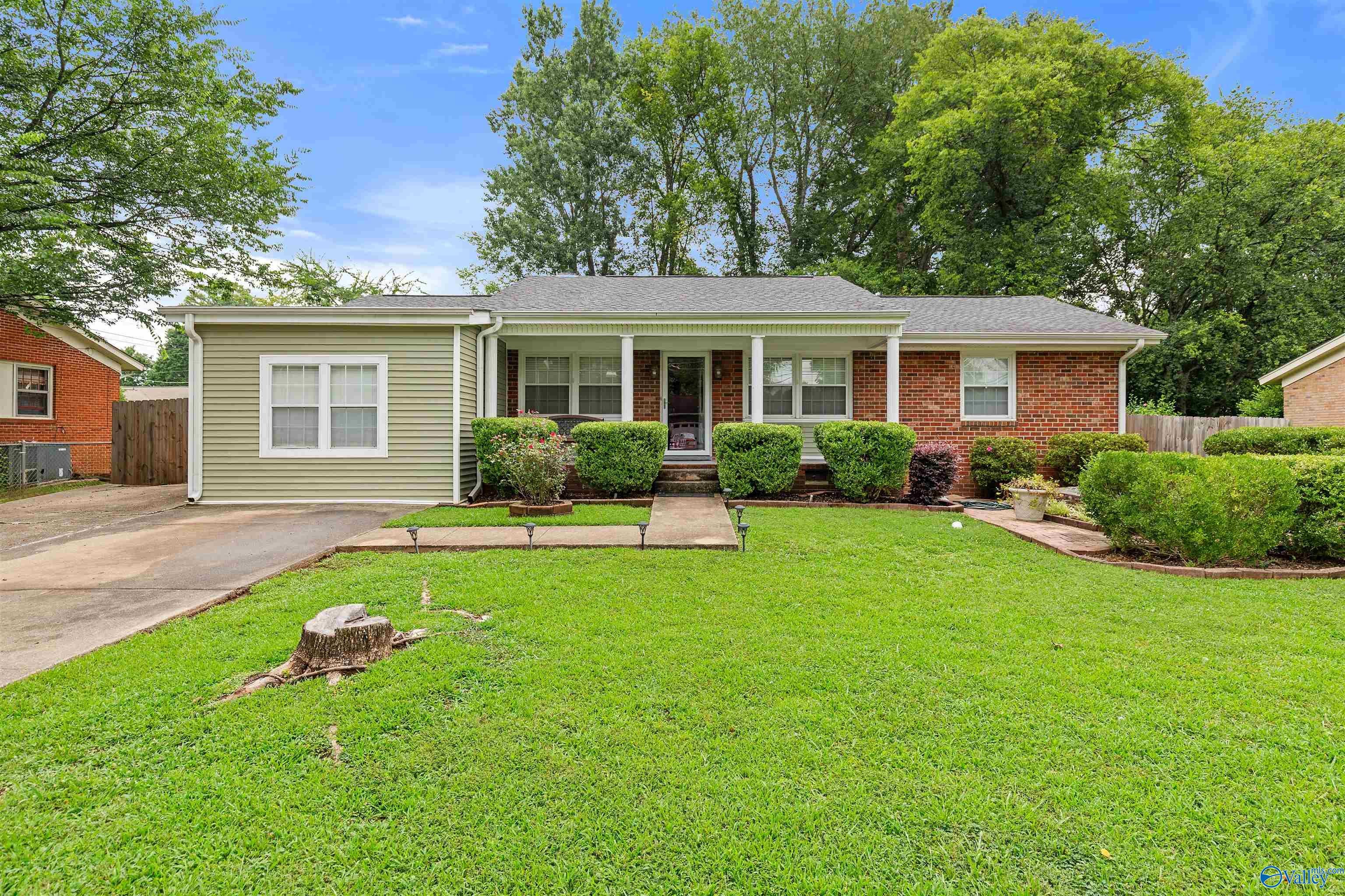 11015 Strong Drive SE — photo