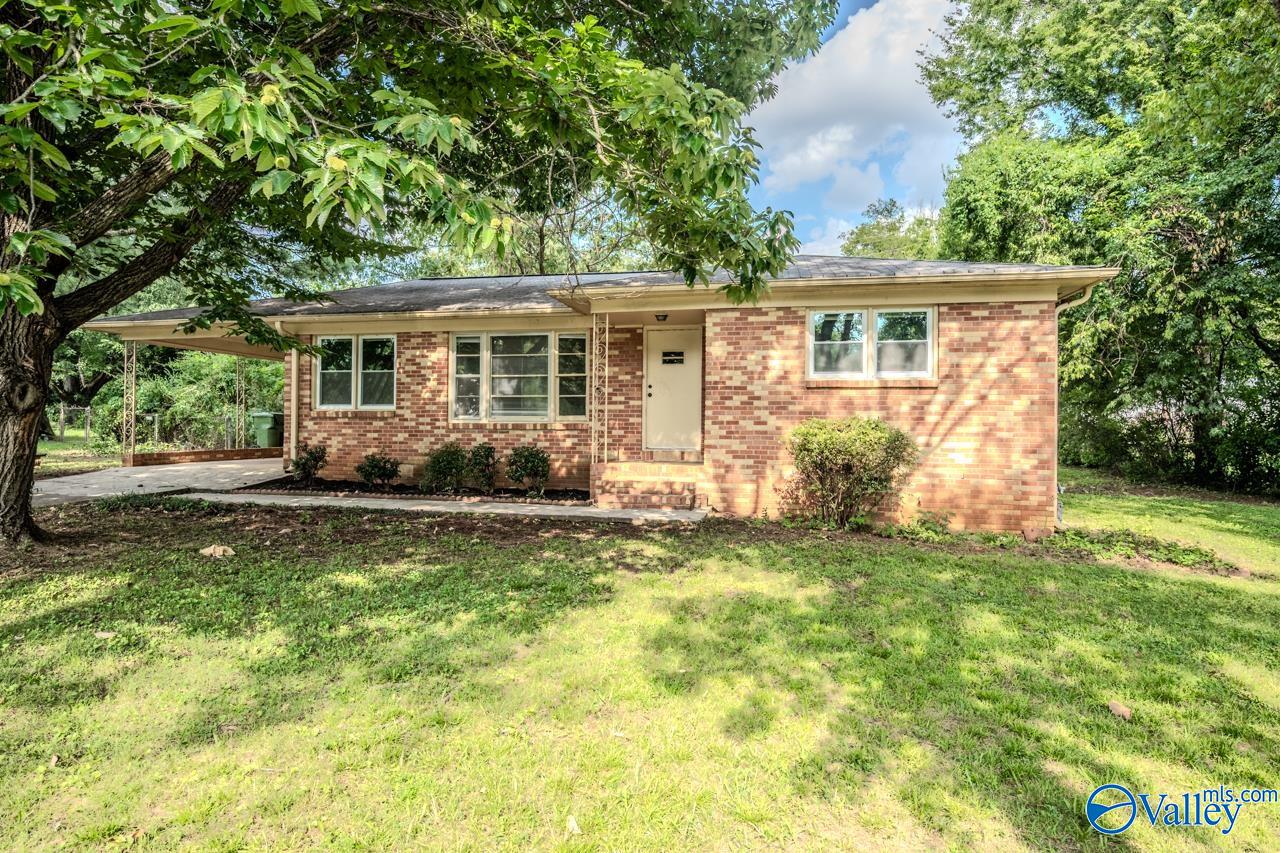 1622 Hampton Road NW — photo