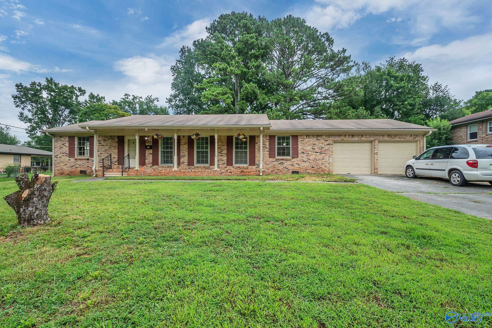312 Forrest Park Court NW — photo