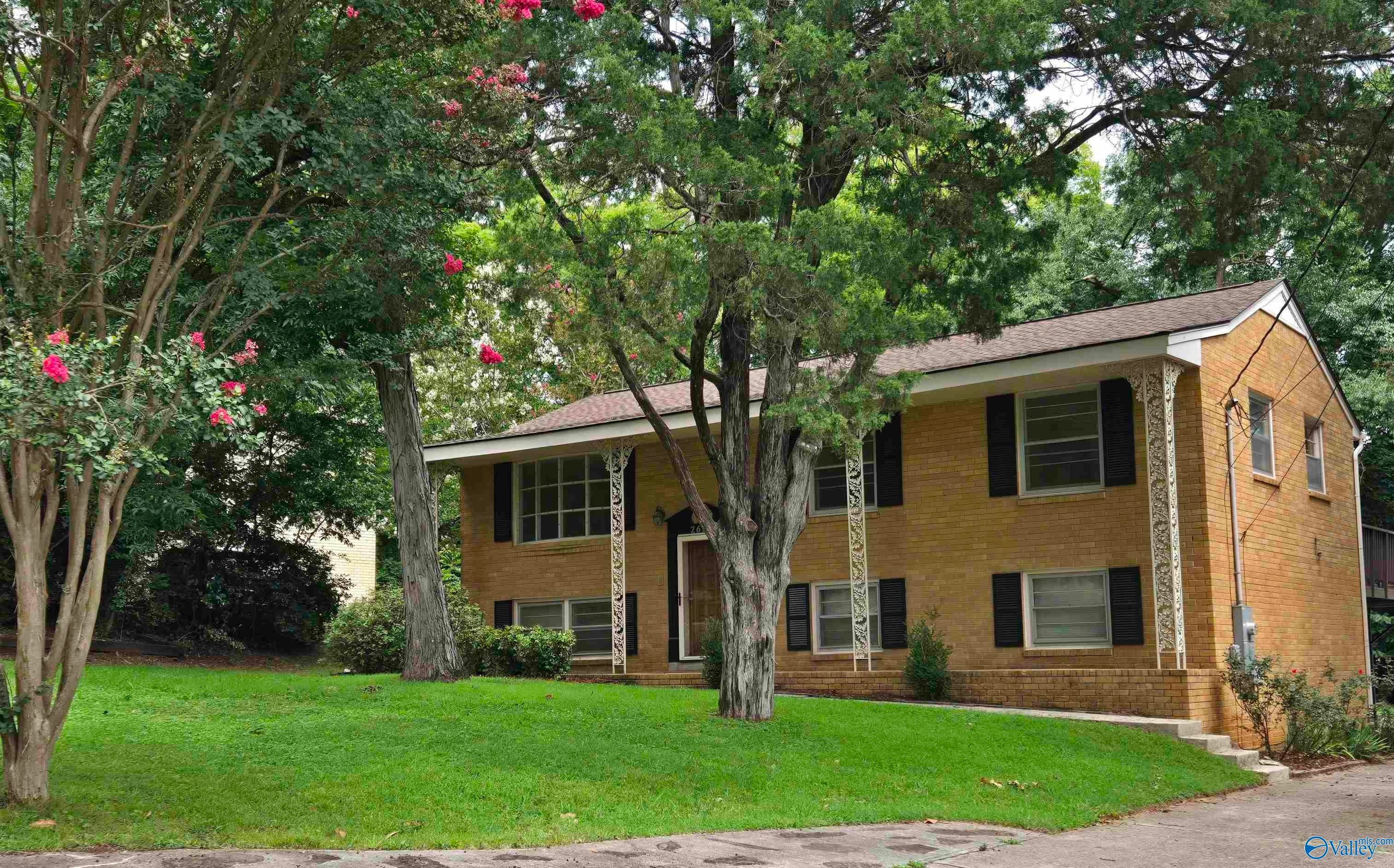 2628 Valley Brook Drive NE — photo