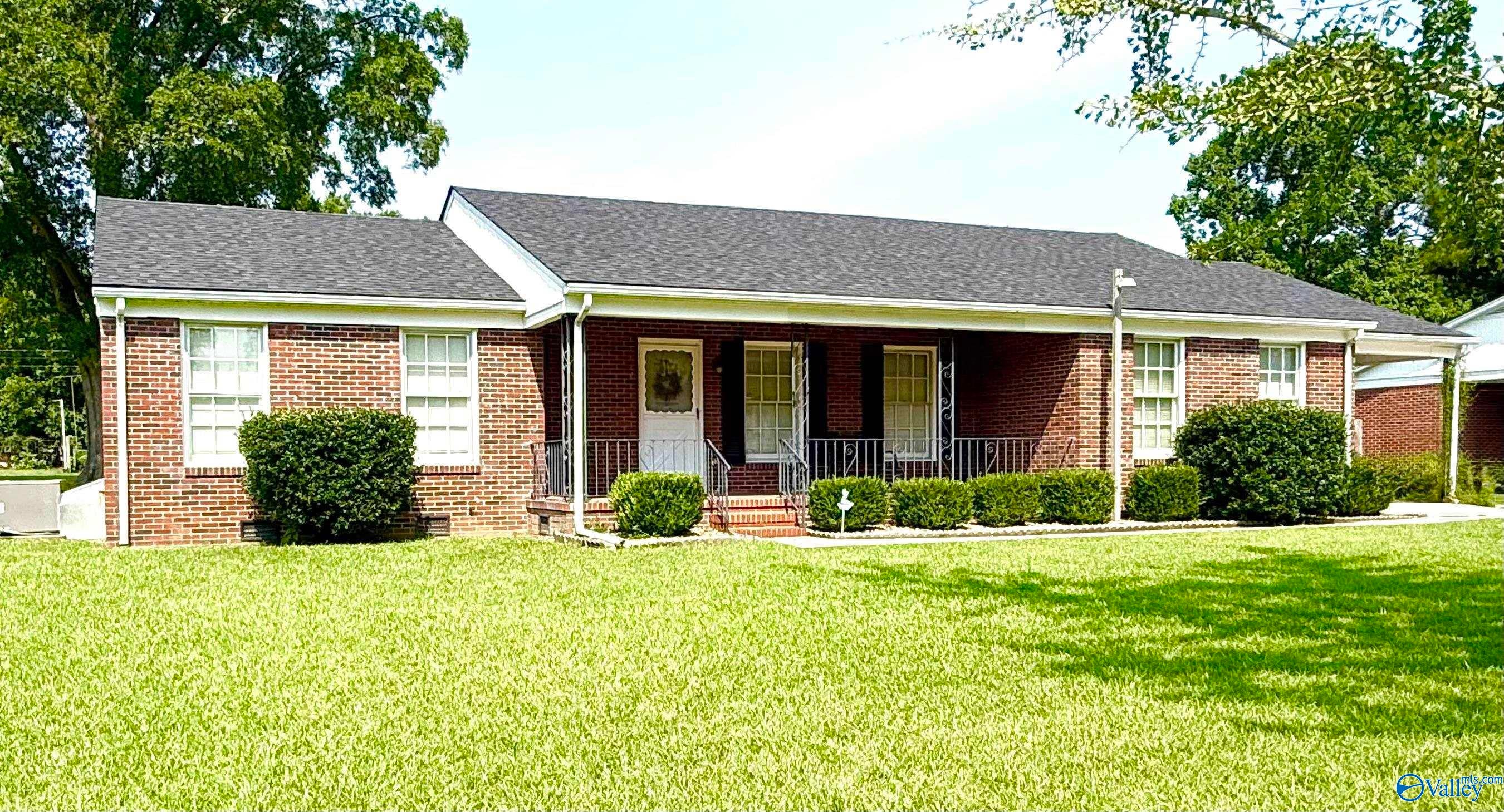 1723 Dianne Street SW — photo