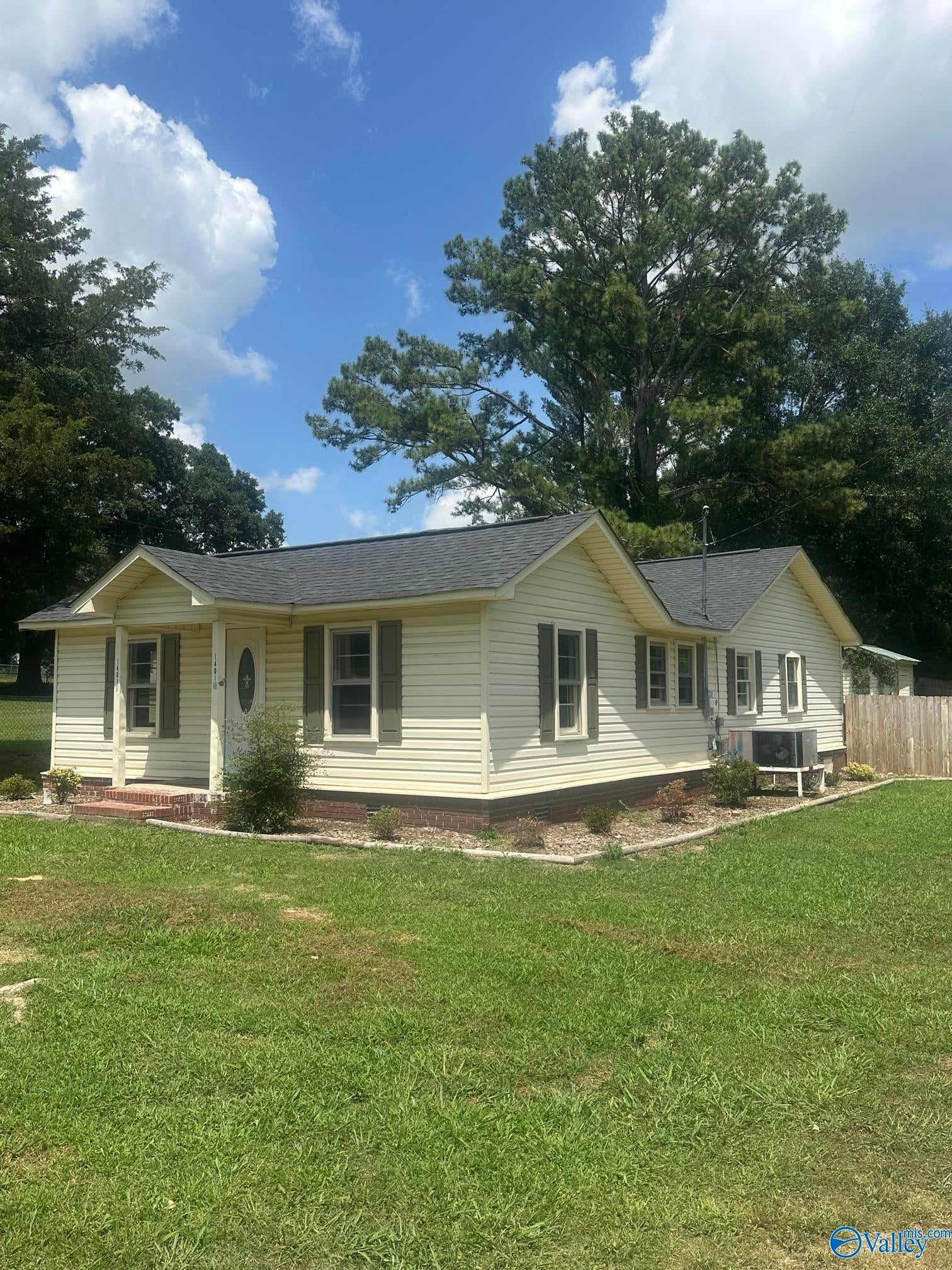 1401B North Main Street — photo