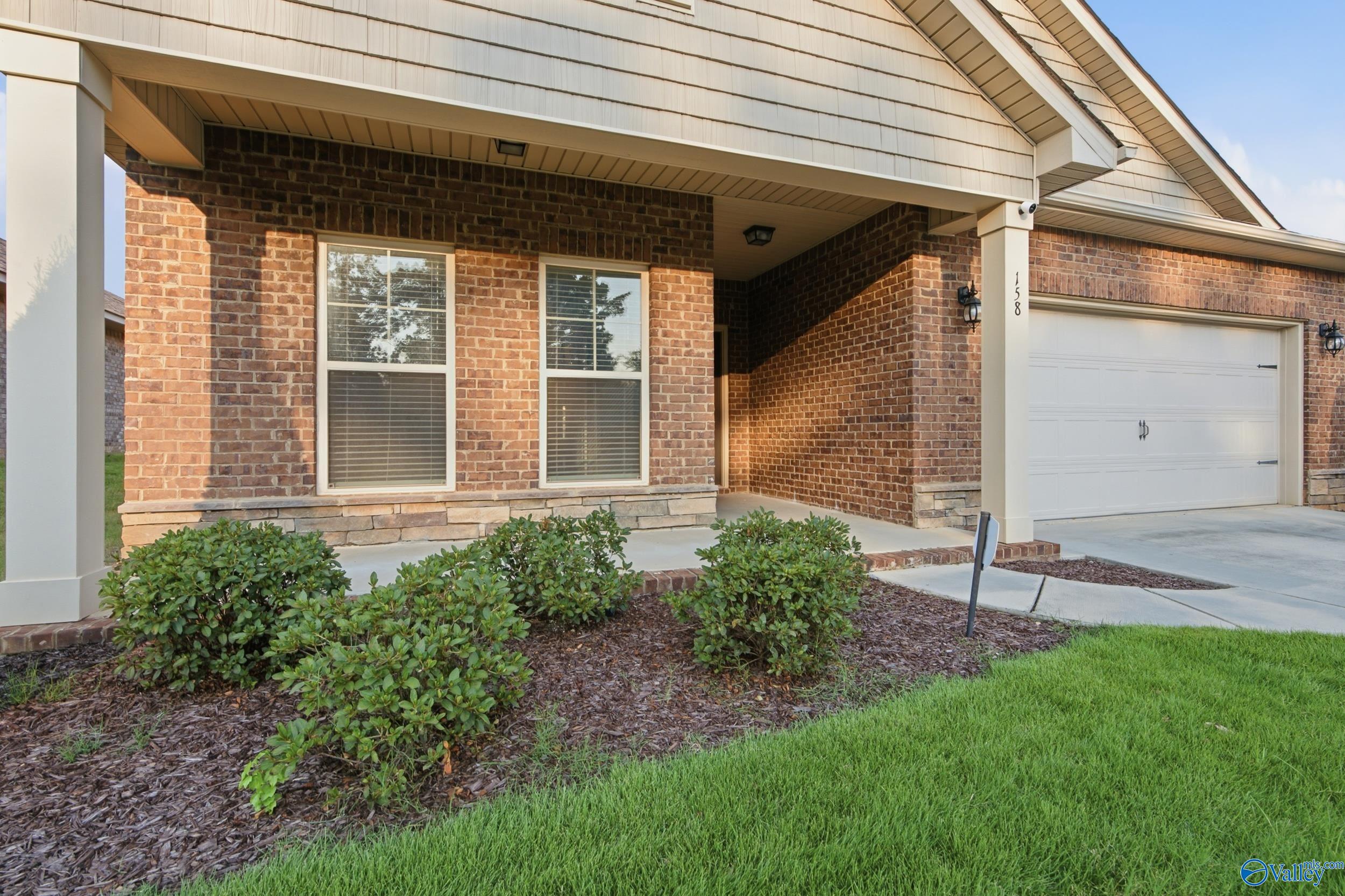 158 Grey Fawn Trail NW — photo